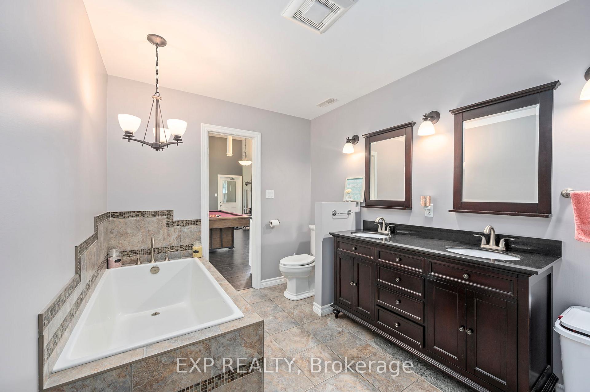 Photo 28 of 20437 Melbourne Road, Southwest Middlesex, Middlemiss — HOMEH