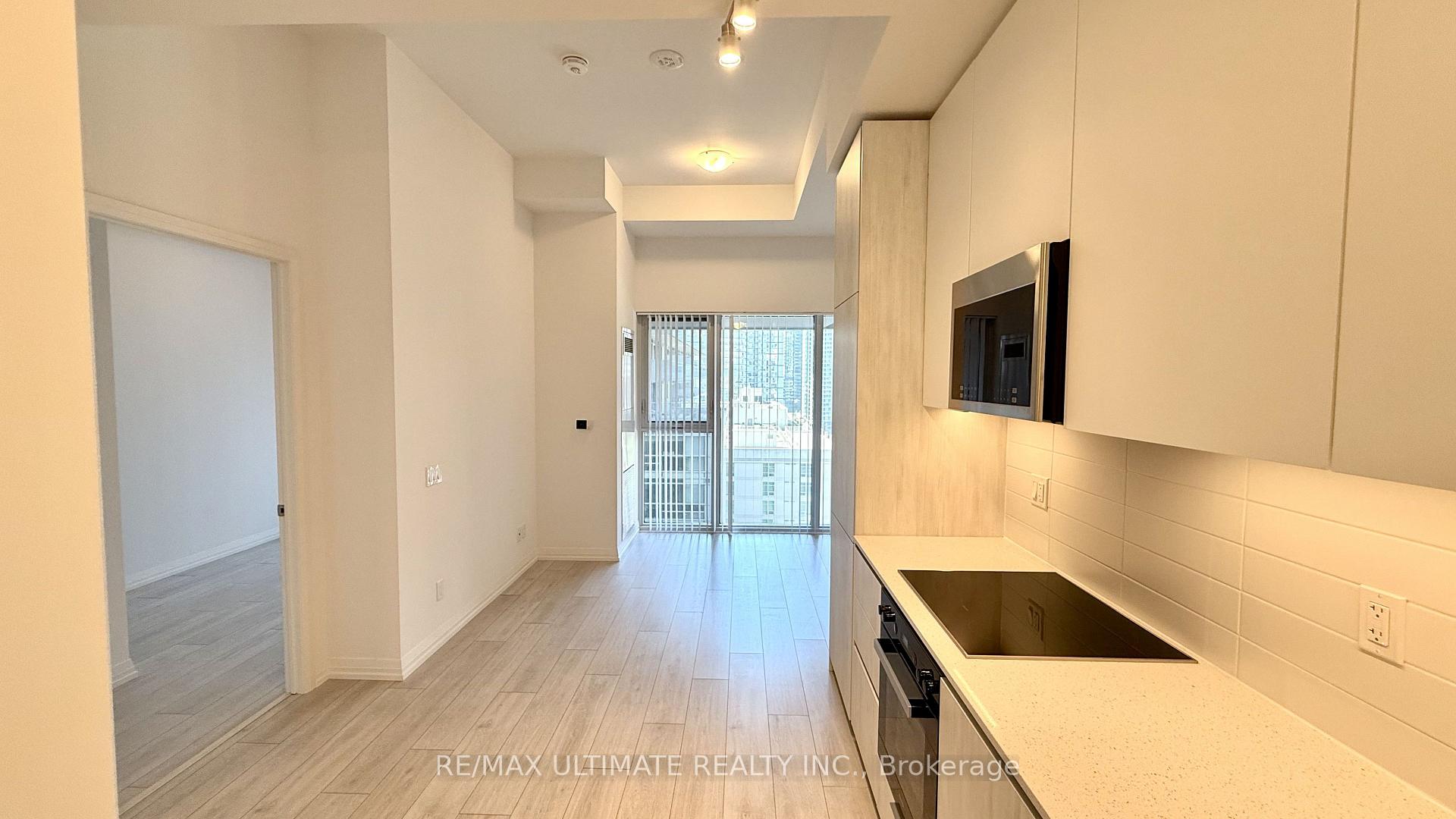 Photo 8 of Unit 916, 400 King Street W, Toronto, Waterfront Communities — HOMEH