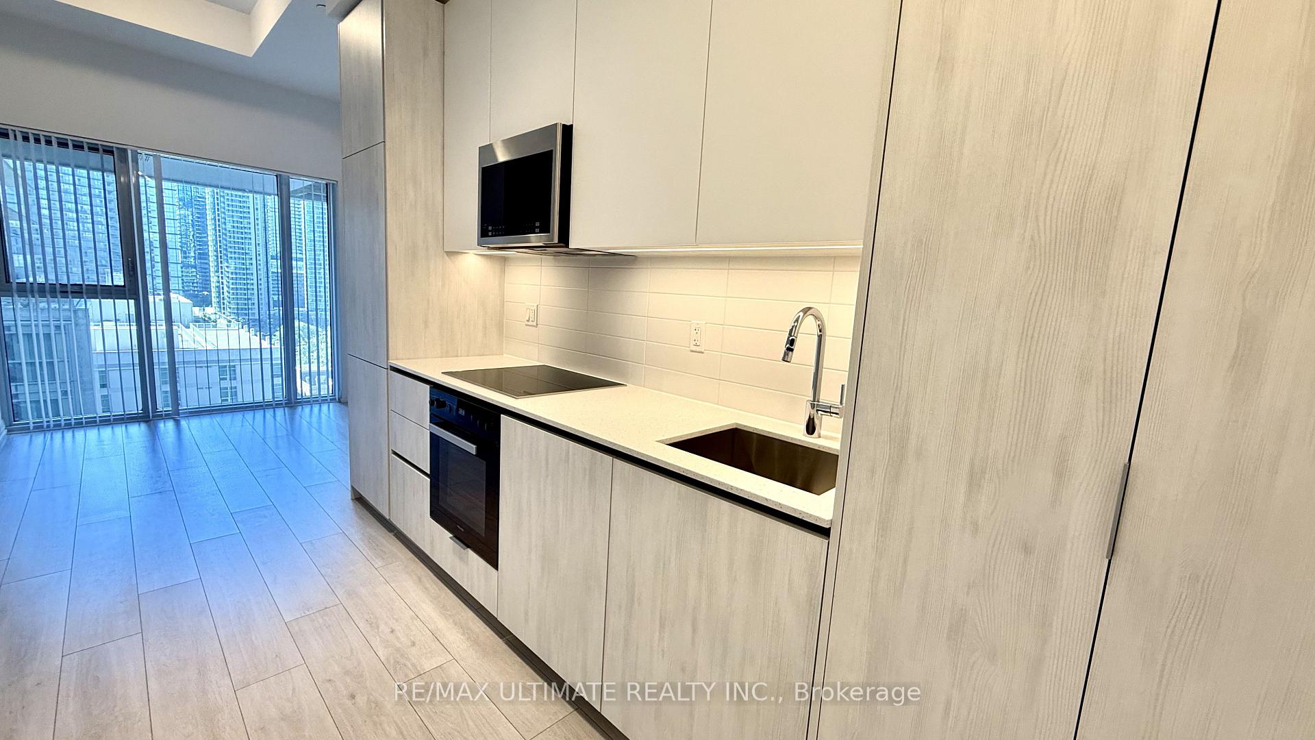 Photo 9 of Unit 916, 400 King Street W, Toronto, Waterfront Communities — HOMEH