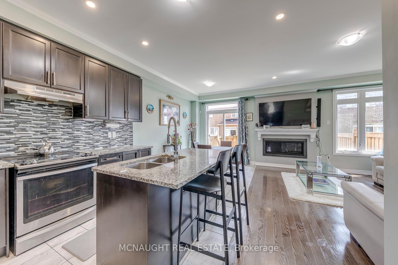 Photo 10 of 78 Folgate Crescent, Brampton, Sandringham-Wellington North — HOMEH