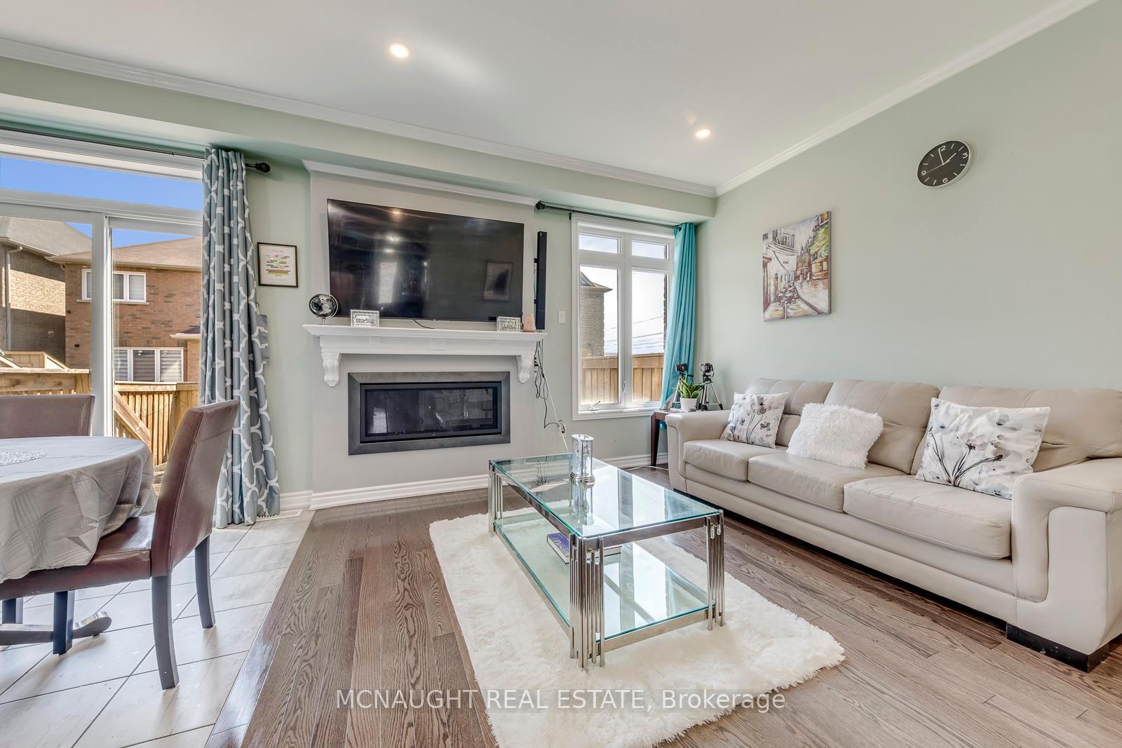Photo 22 of 78 Folgate Crescent, Brampton, Sandringham-Wellington North — HOMEH