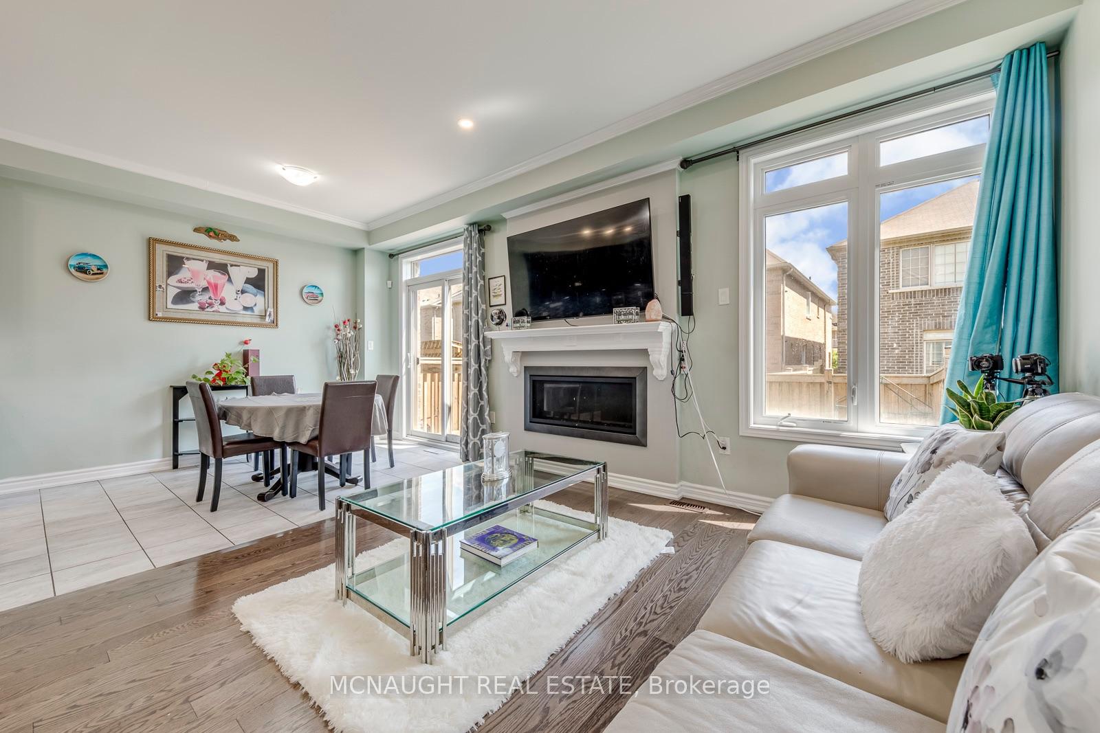 Photo 23 of 78 Folgate Crescent, Brampton, Sandringham-Wellington North — HOMEH