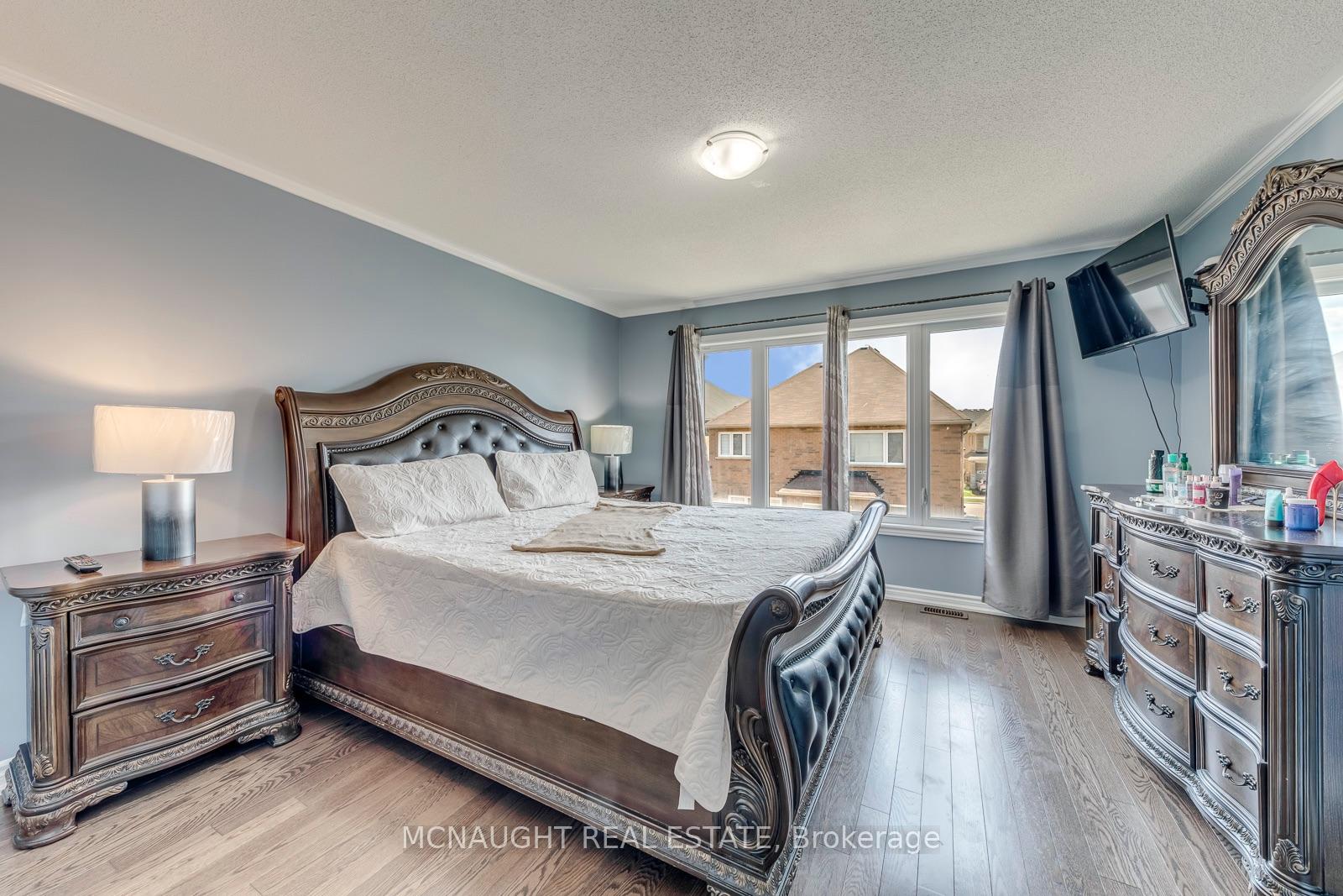 Photo 29 of 78 Folgate Crescent, Brampton, Sandringham-Wellington North — HOMEH