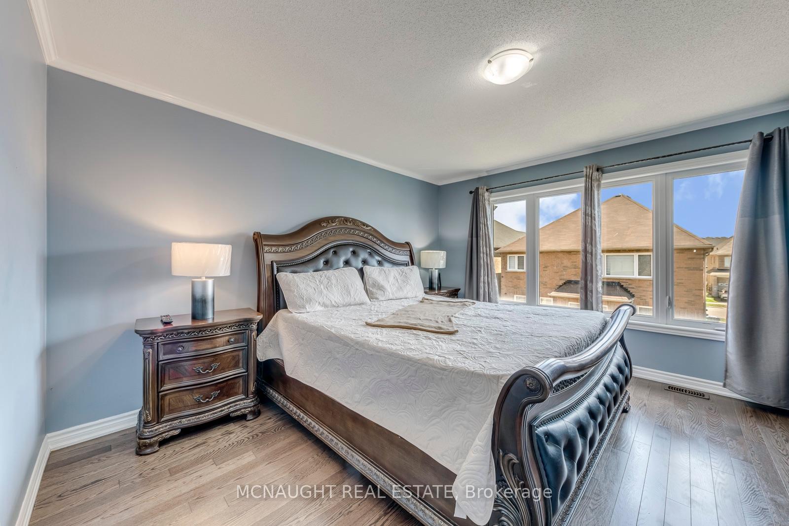 Photo 30 of 78 Folgate Crescent, Brampton, Sandringham-Wellington North — HOMEH