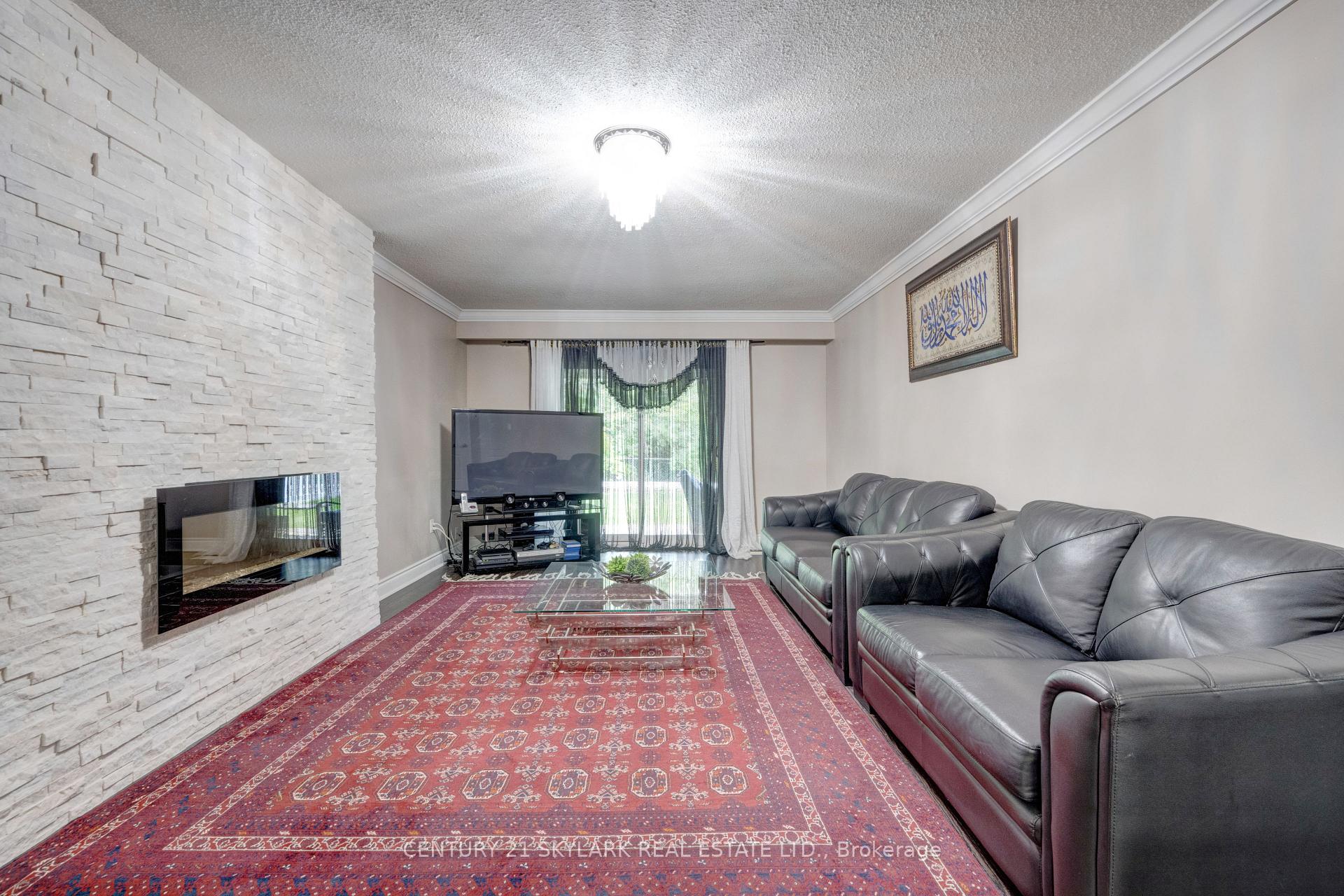 Photo 5 of 71 Abell Drive S, Brampton, Madoc — HOMEH