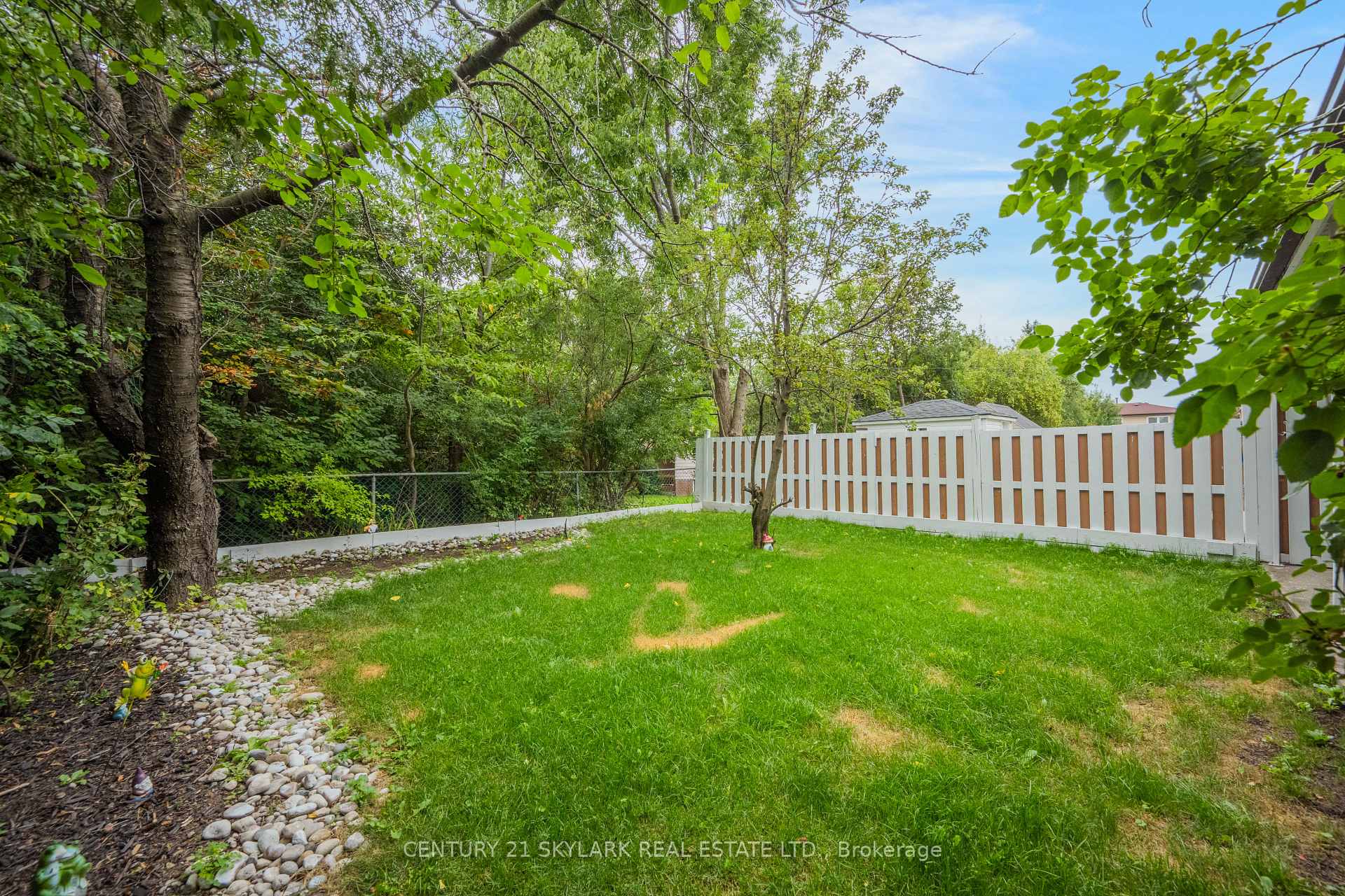 Photo 41 of 71 Abell Drive S, Brampton, Madoc — HOMEH