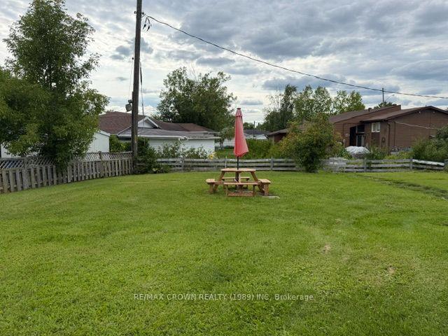 Photo 4 of 4 Niagara Street, Kapuskasing — HOMEH