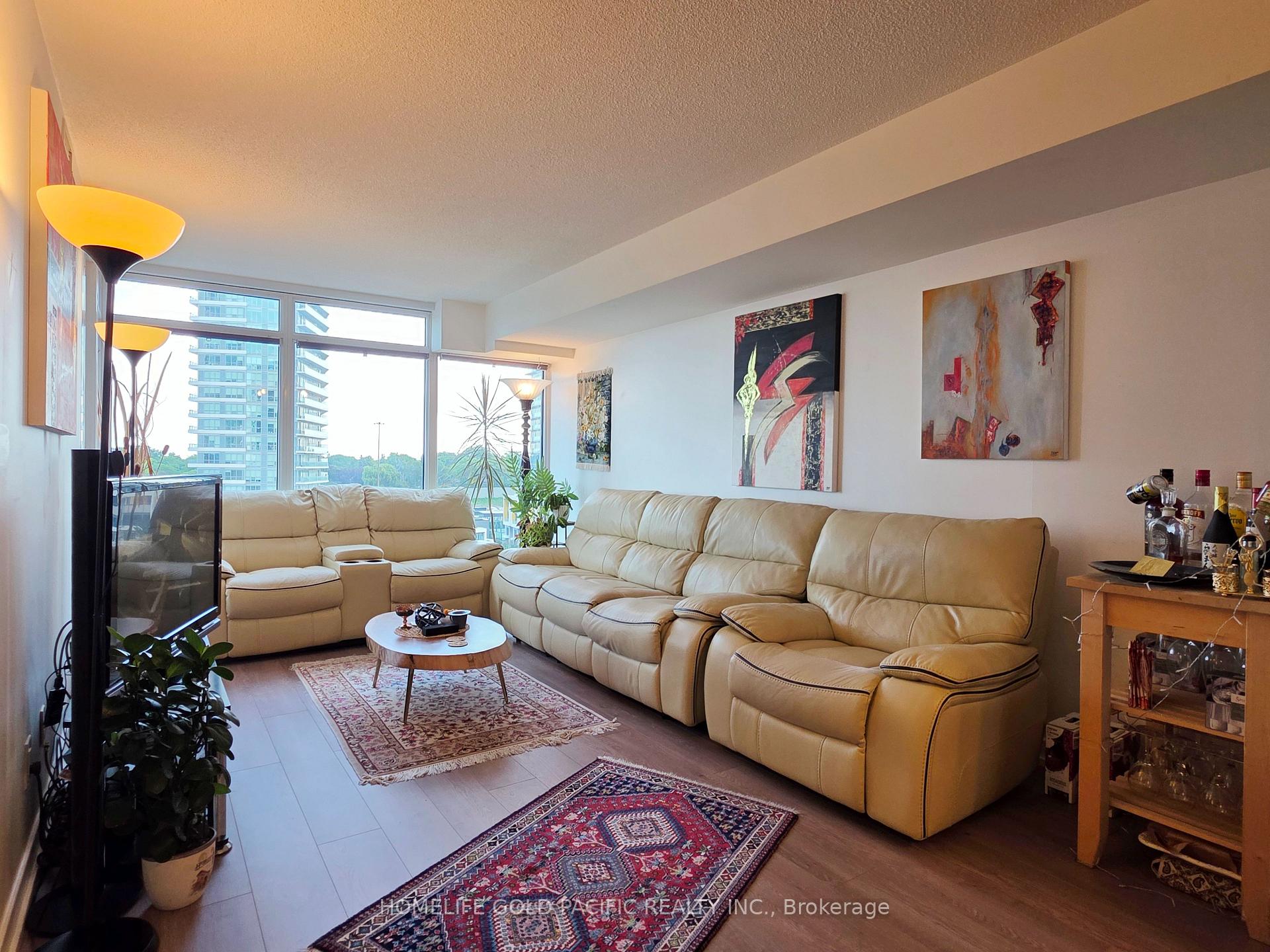 Photo 3 of Unit 903, 72 Esther Shiner Boulevard, North York, Bayview Village — HOMEH