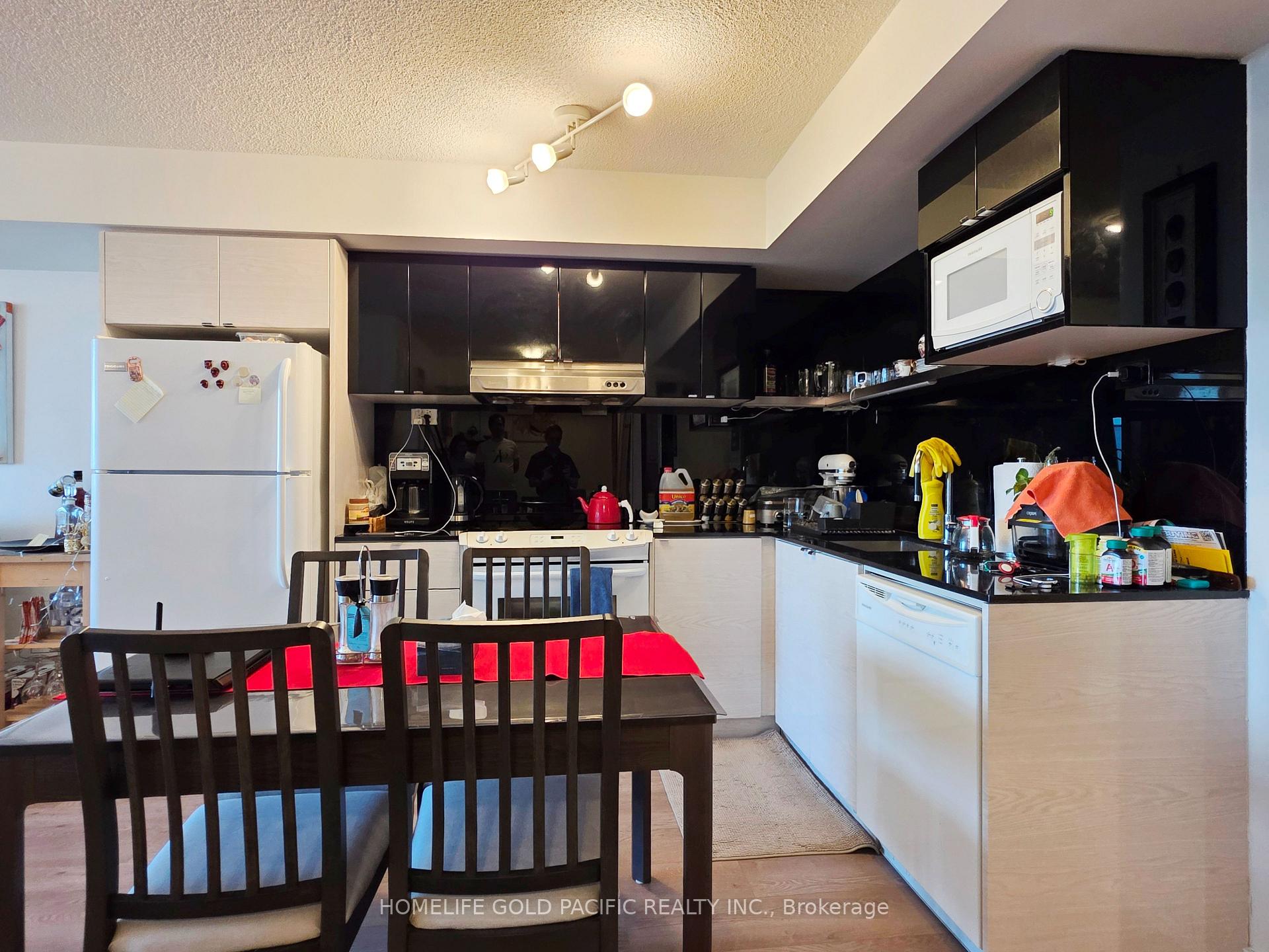 Photo 12 of Unit 903, 72 Esther Shiner Boulevard, North York, Bayview Village — HOMEH