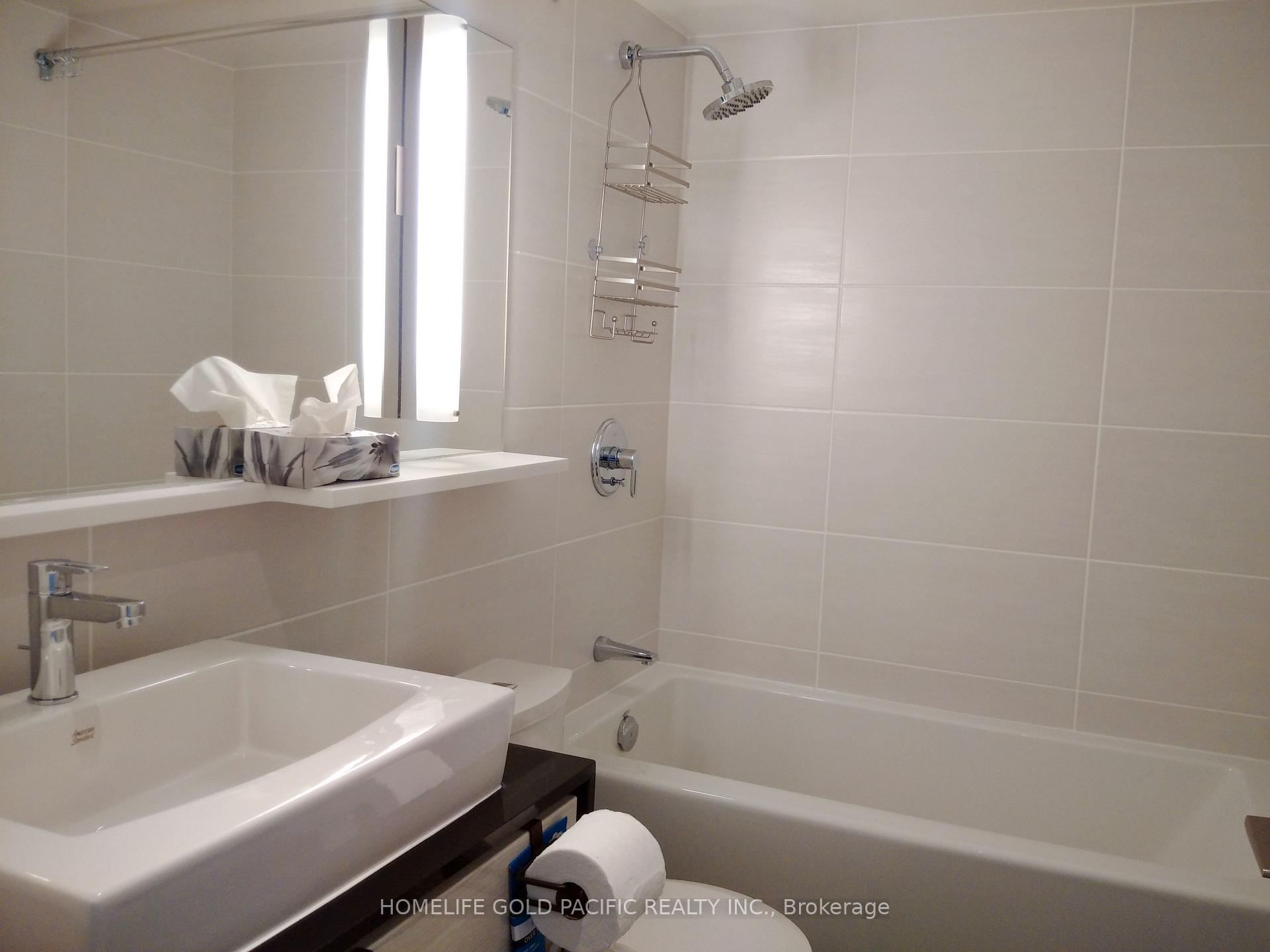 Photo 16 of Unit 903, 72 Esther Shiner Boulevard, North York, Bayview Village — HOMEH