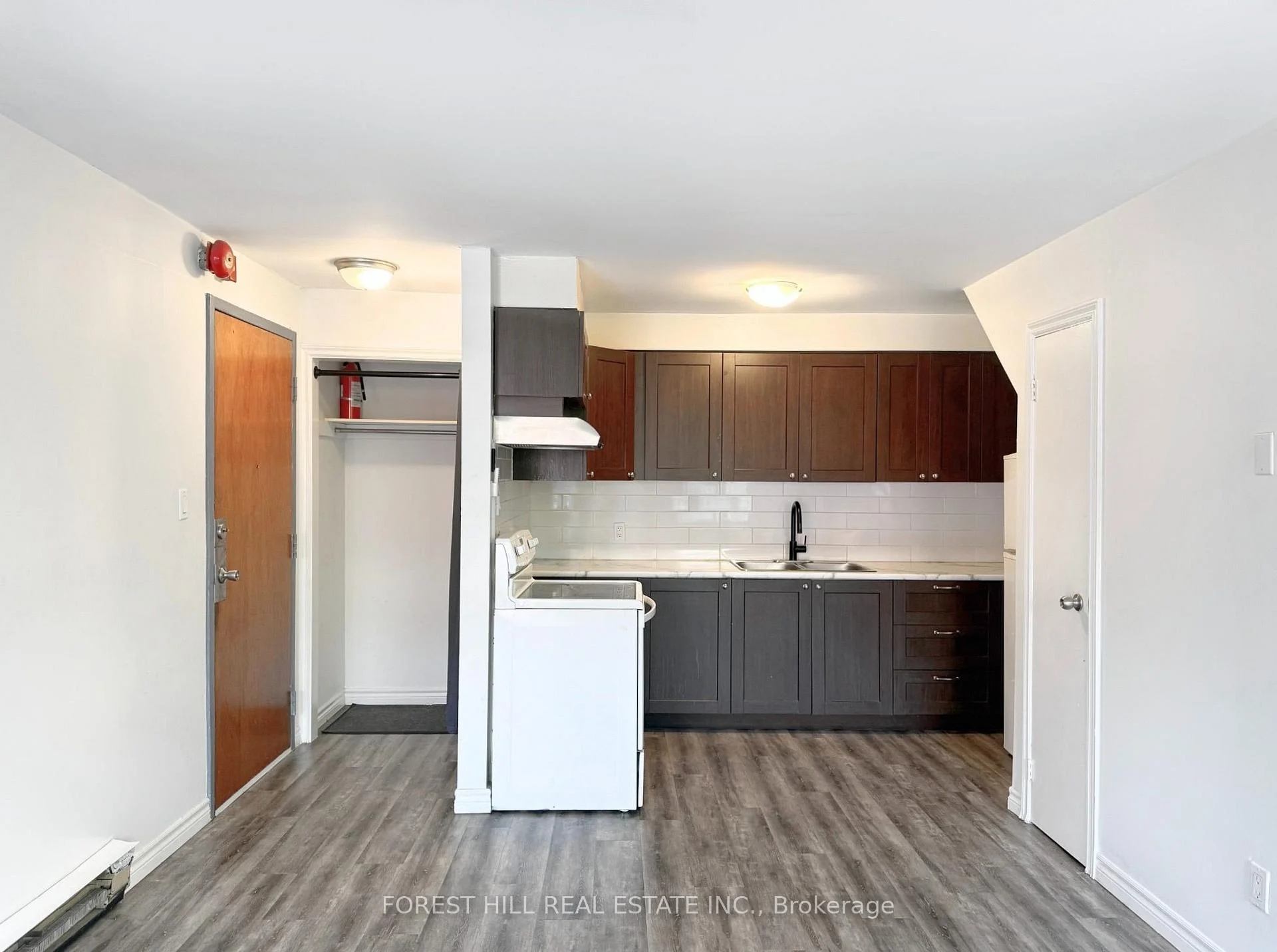 Photo 5 of Unit B, 422 Danforth Avenue, Toronto, Playter Estates-Danforth — HOMEH