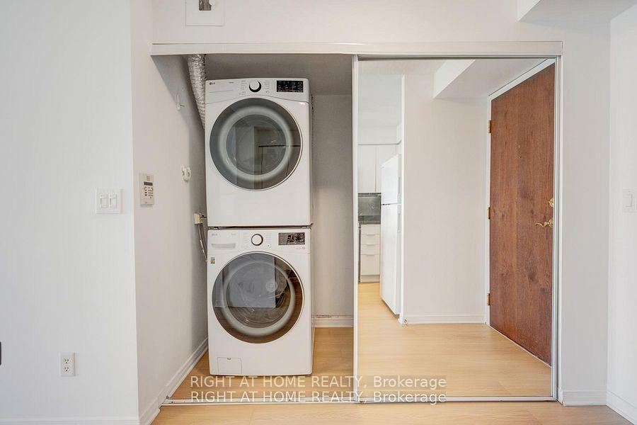 Photo 4 of Unit #1509, 2565 Erin Centre Boulevard, Mississauga, Erin Mills — HOMEH