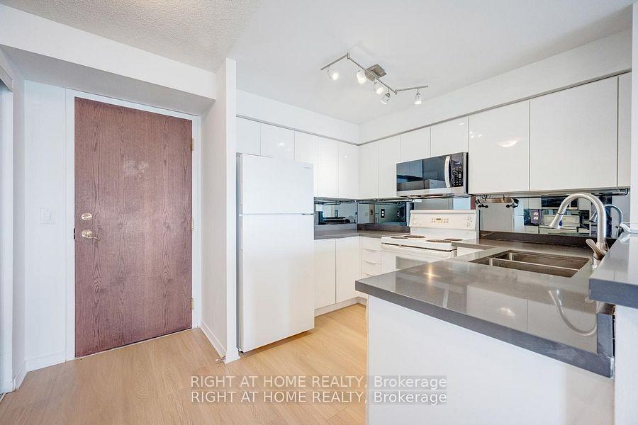 Photo 8 of Unit #1509, 2565 Erin Centre Boulevard, Mississauga, Erin Mills — HOMEH