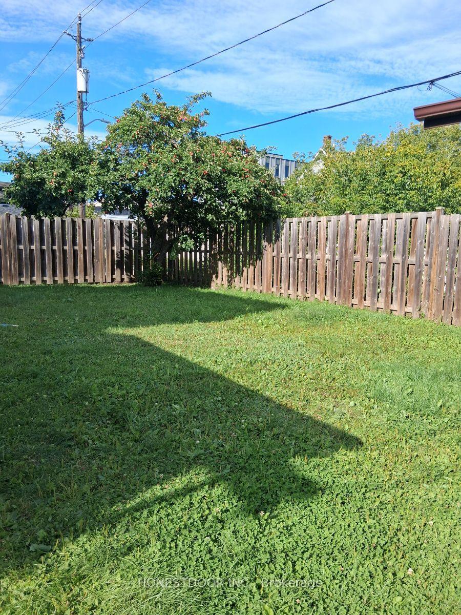 Photo 5 of 228 Archibald Street S, Thunder Bay, McKeller Park — HOMEH