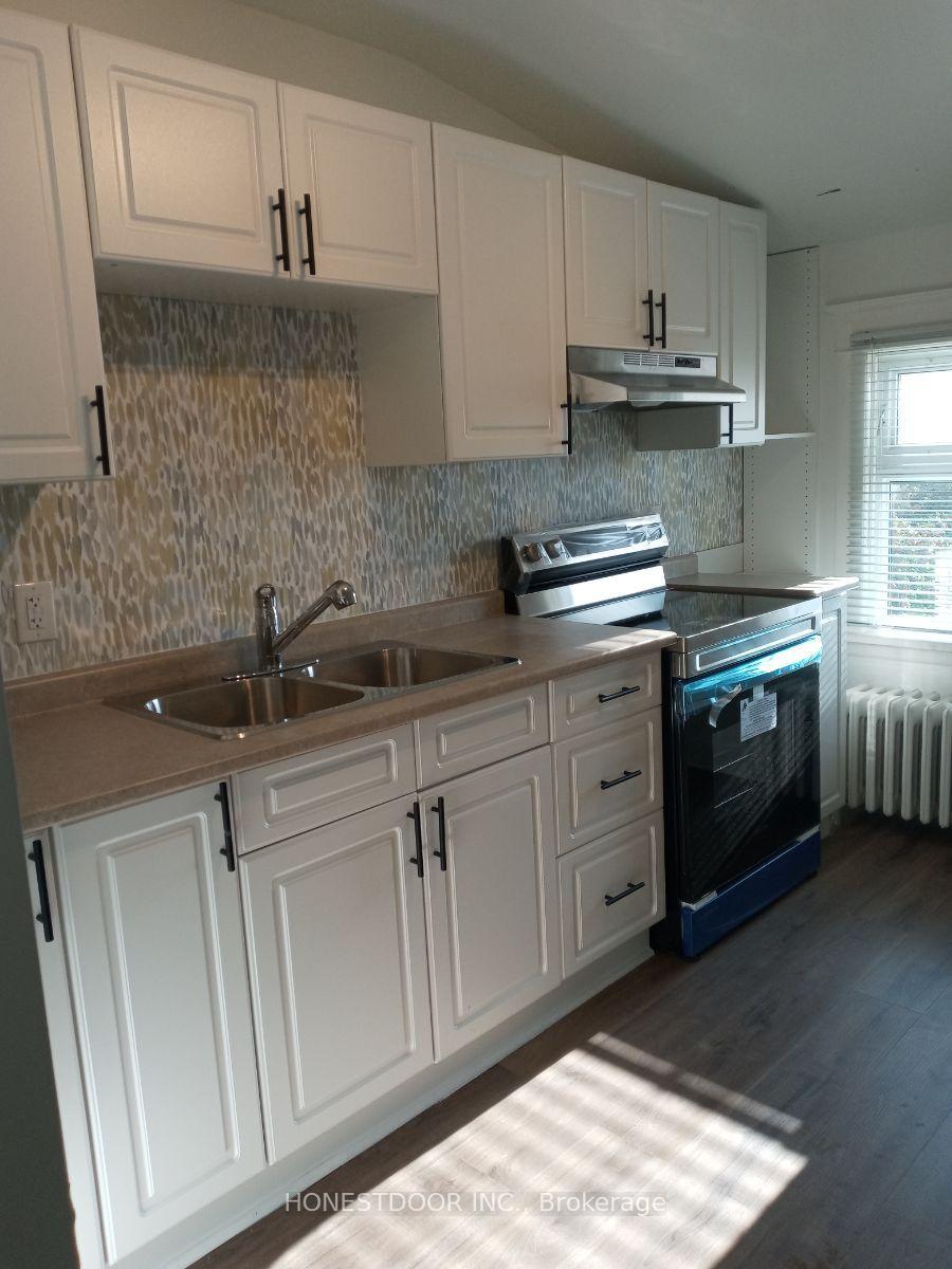 Photo 13 of 228 Archibald Street S, Thunder Bay, McKeller Park — HOMEH