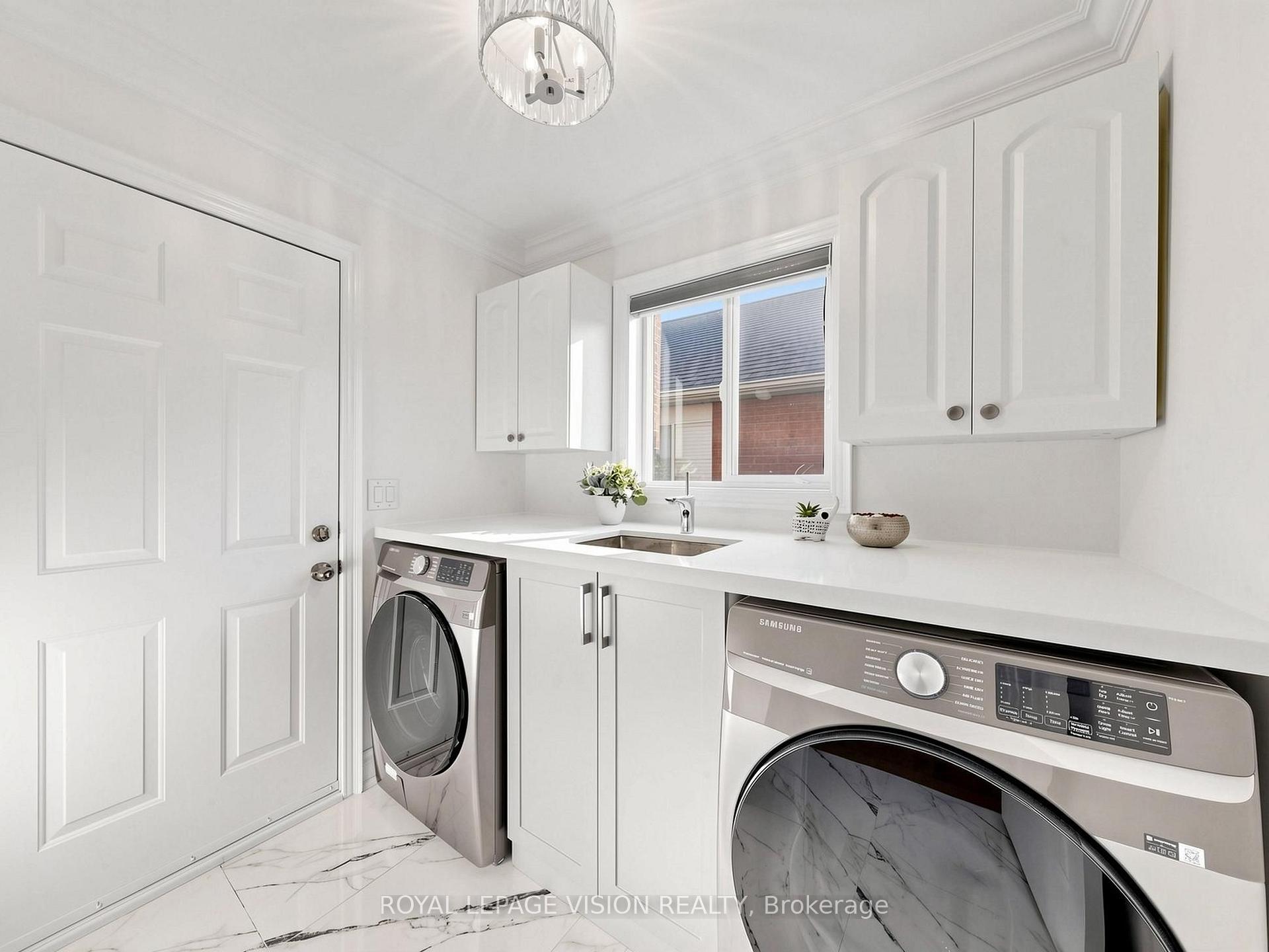 Photo 19 of 43 Mac Carl Crescent, Whitby, Rolling Acres — HOMEH