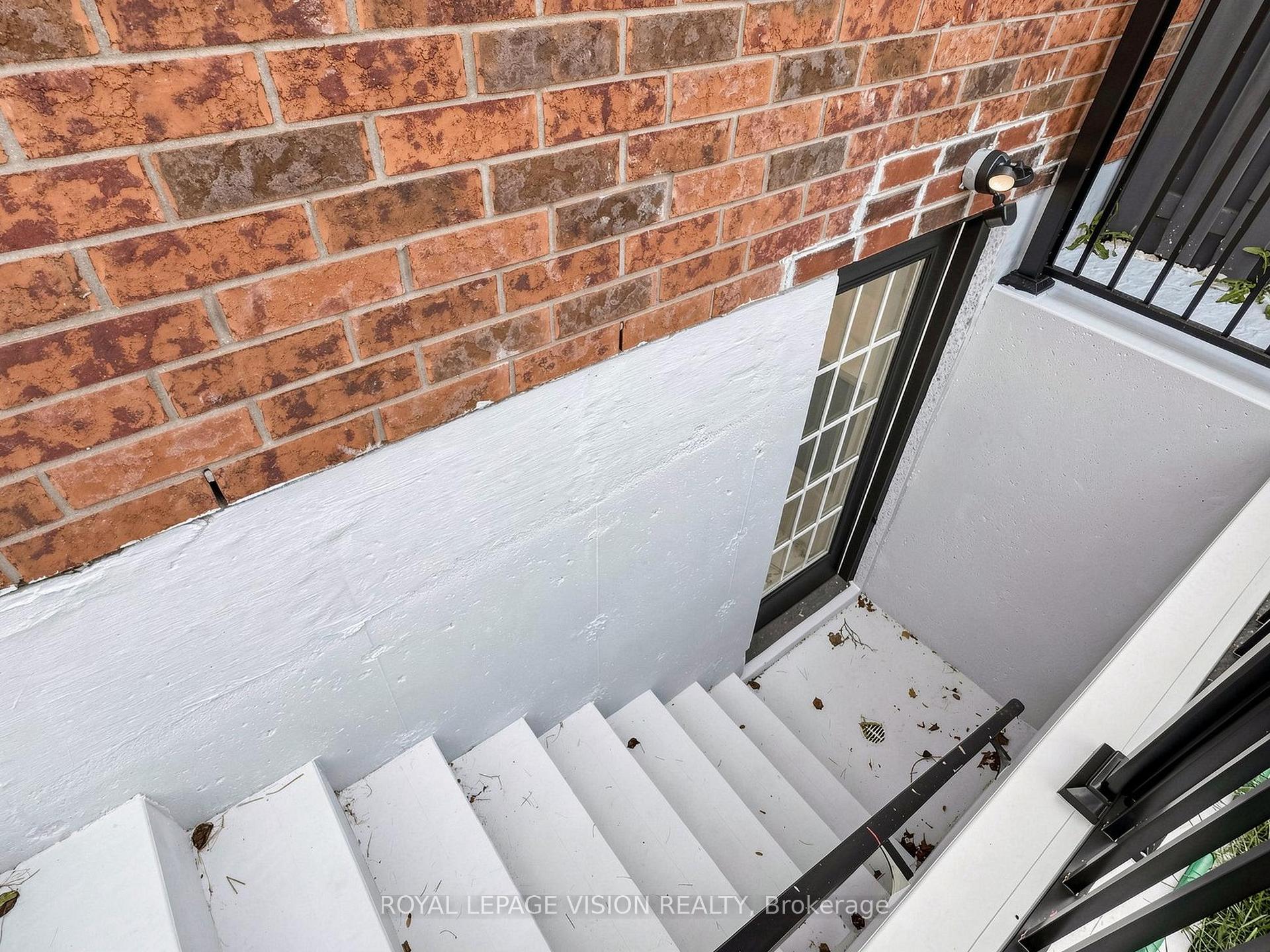 Photo 36 of 43 Mac Carl Crescent, Whitby, Rolling Acres — HOMEH