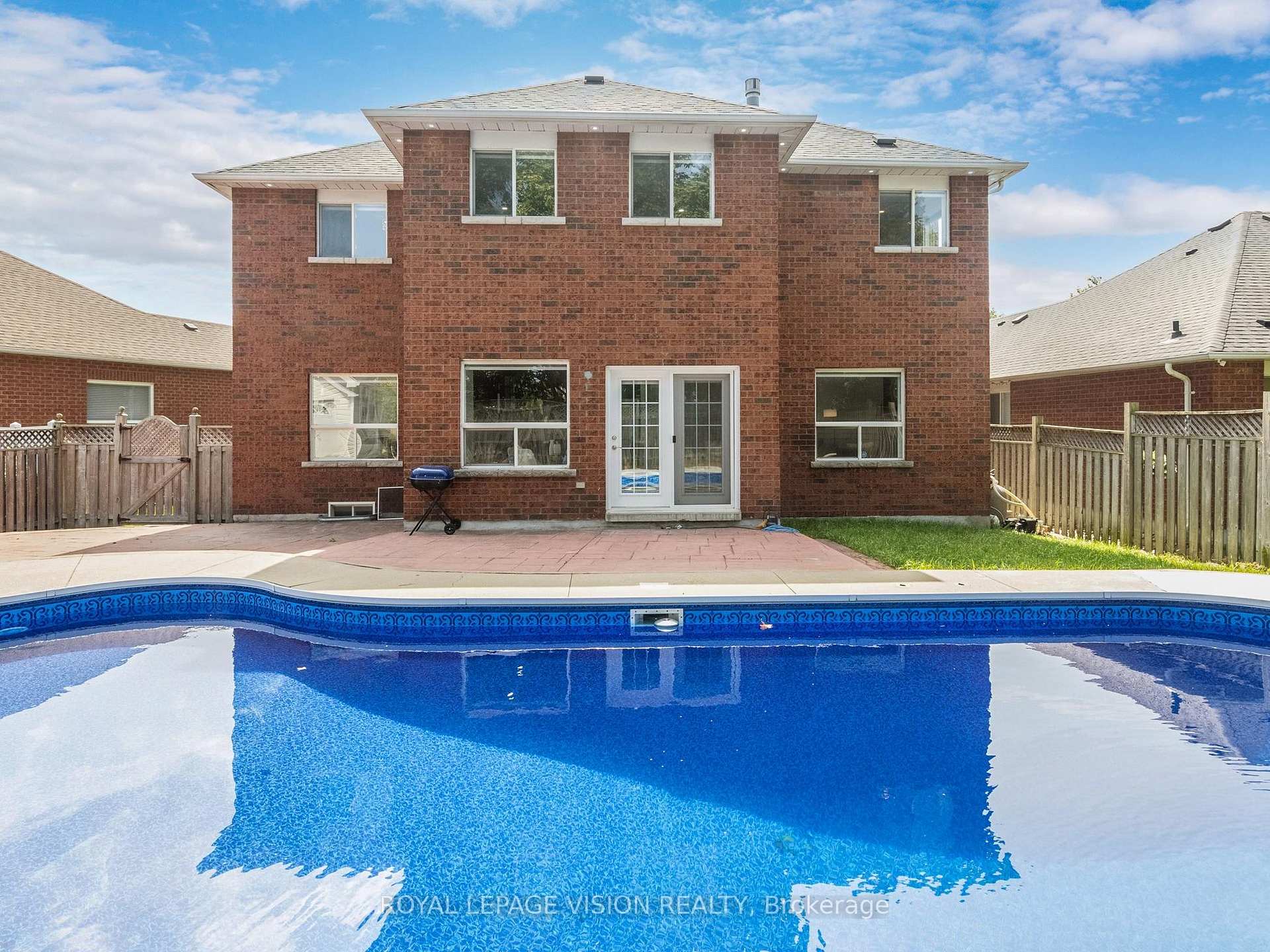 Photo 37 of 43 Mac Carl Crescent, Whitby, Rolling Acres — HOMEH