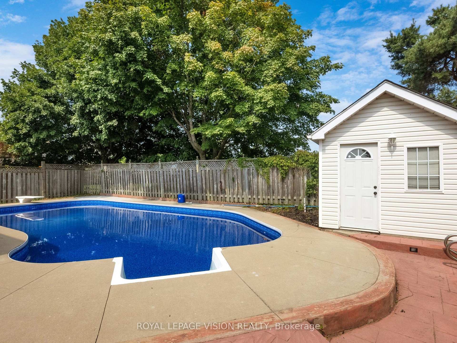 Photo 38 of 43 Mac Carl Crescent, Whitby, Rolling Acres — HOMEH