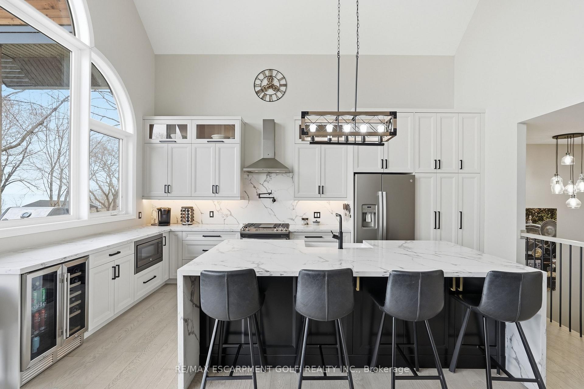 Photo 9 of 207 Beach Boulevard, Hamilton, Hamilton Beach — HOMEH