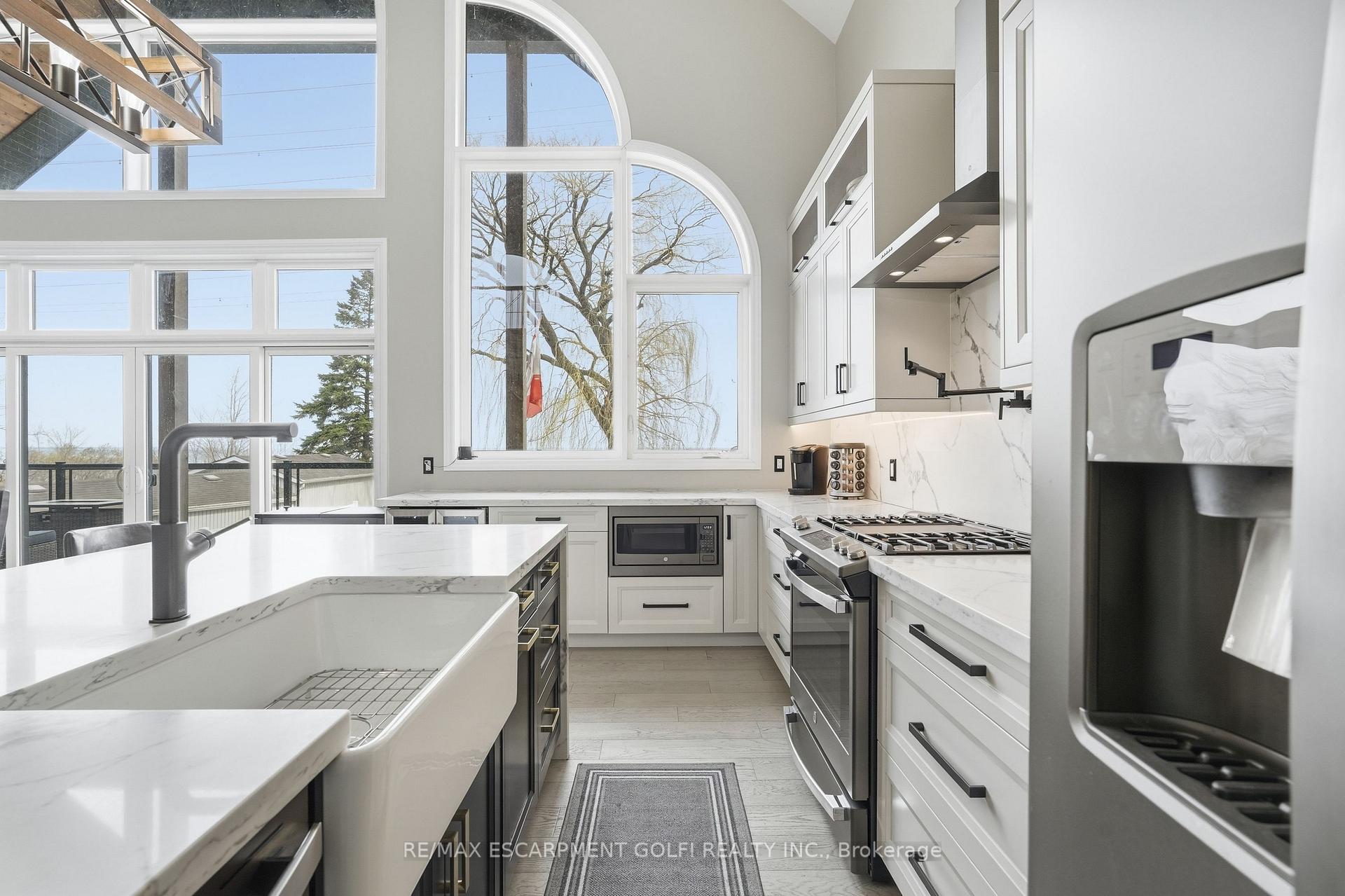 Photo 10 of 207 Beach Boulevard, Hamilton, Hamilton Beach — HOMEH