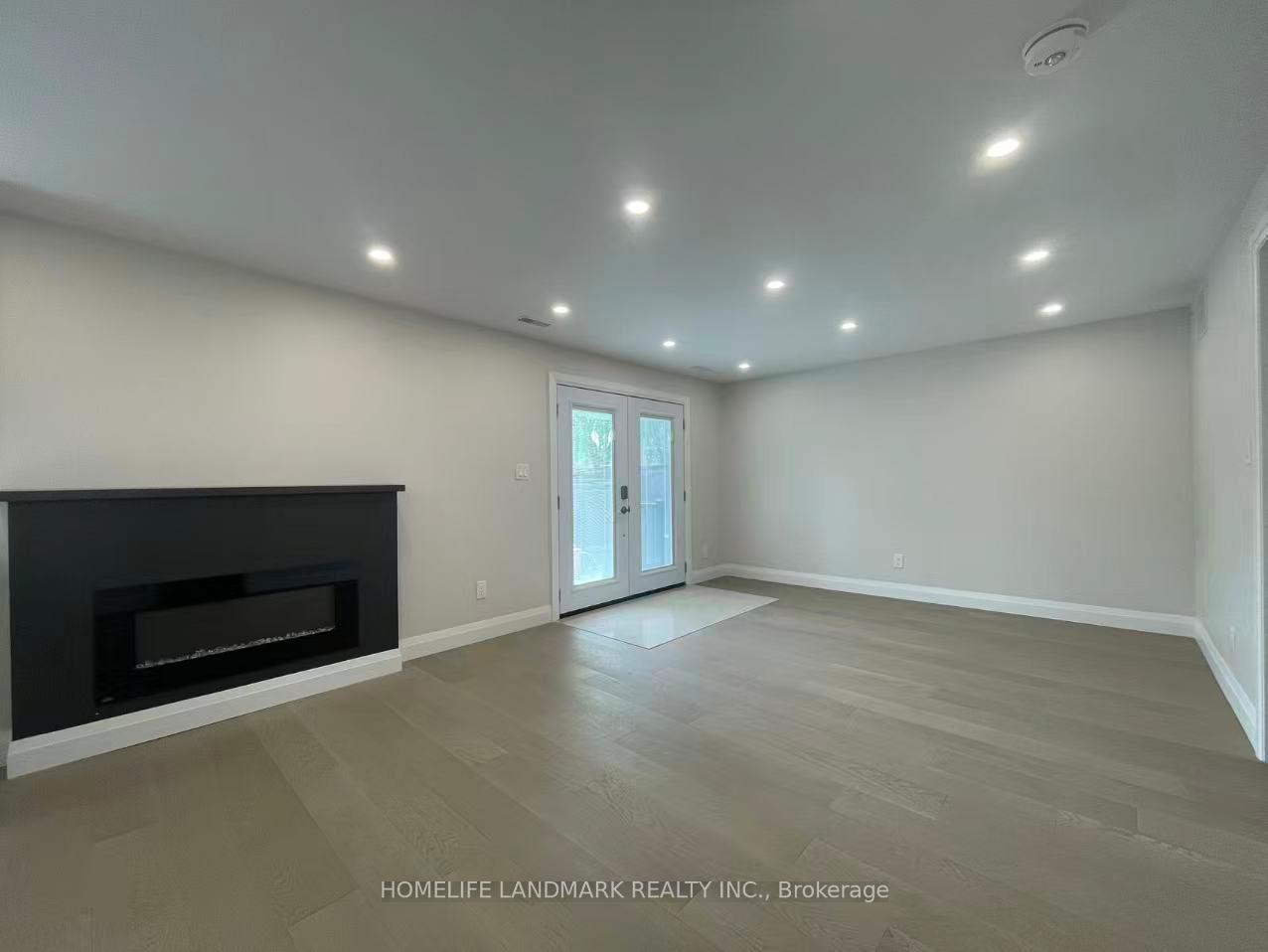 Photo 2 of Unit Unit 2, 17 Rosemeade Avenue, Etobicoke, Stonegate-Queensway — HOMEH