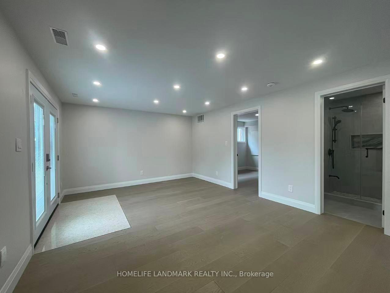 Photo 3 of Unit Unit 2, 17 Rosemeade Avenue, Etobicoke, Stonegate-Queensway — HOMEH