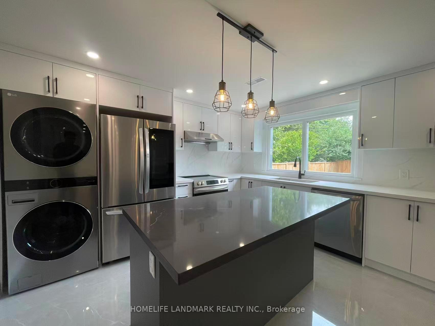 Photo 5 of Unit Unit 2, 17 Rosemeade Avenue, Etobicoke, Stonegate-Queensway — HOMEH