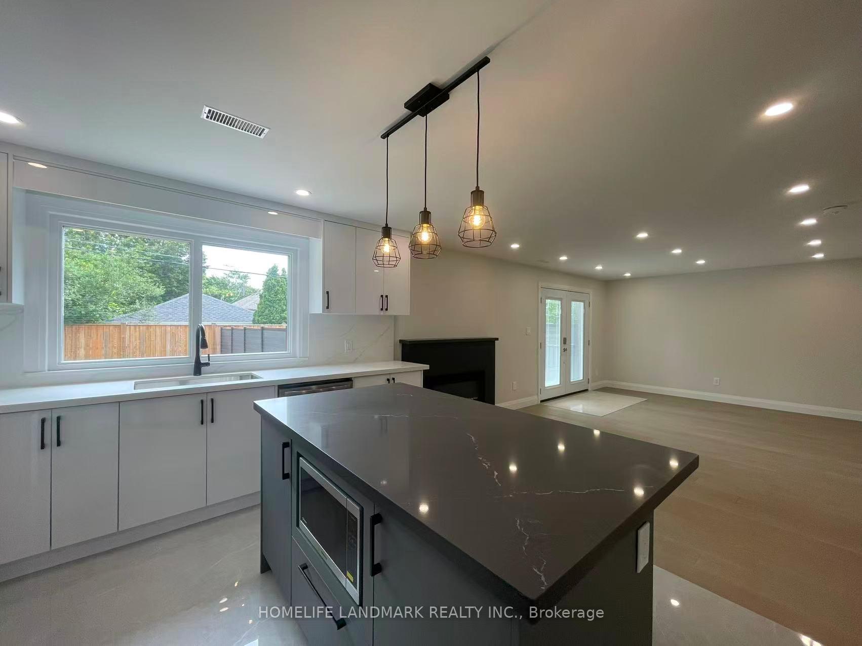 Photo 8 of Unit Unit 2, 17 Rosemeade Avenue, Etobicoke, Stonegate-Queensway — HOMEH