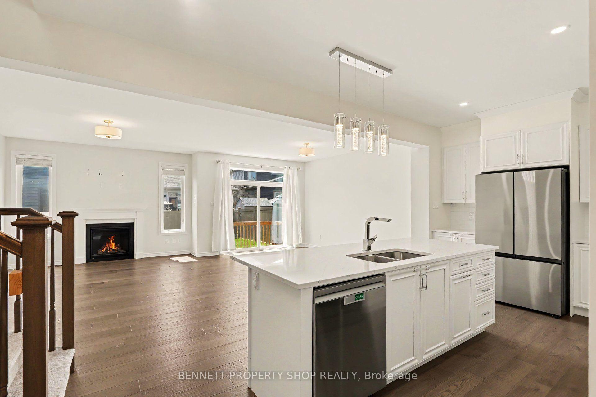 Photo 8 of 396 Ventoux Avenue, Ottawa, Notting Hill/Summerside — HOMEH