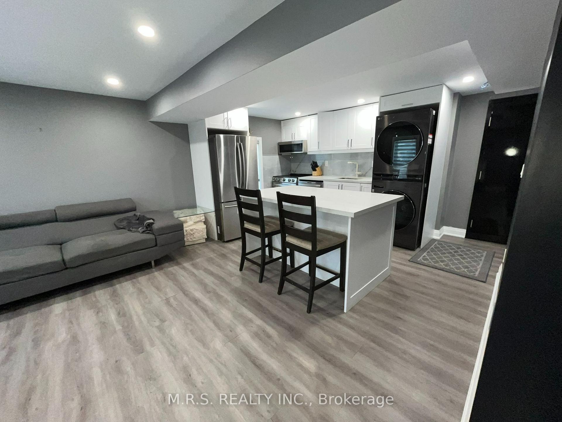 Photo 5 of Unit 2, 26 Hillcrest Avenue, Brampton, Queen Street Corridor — HOMEH