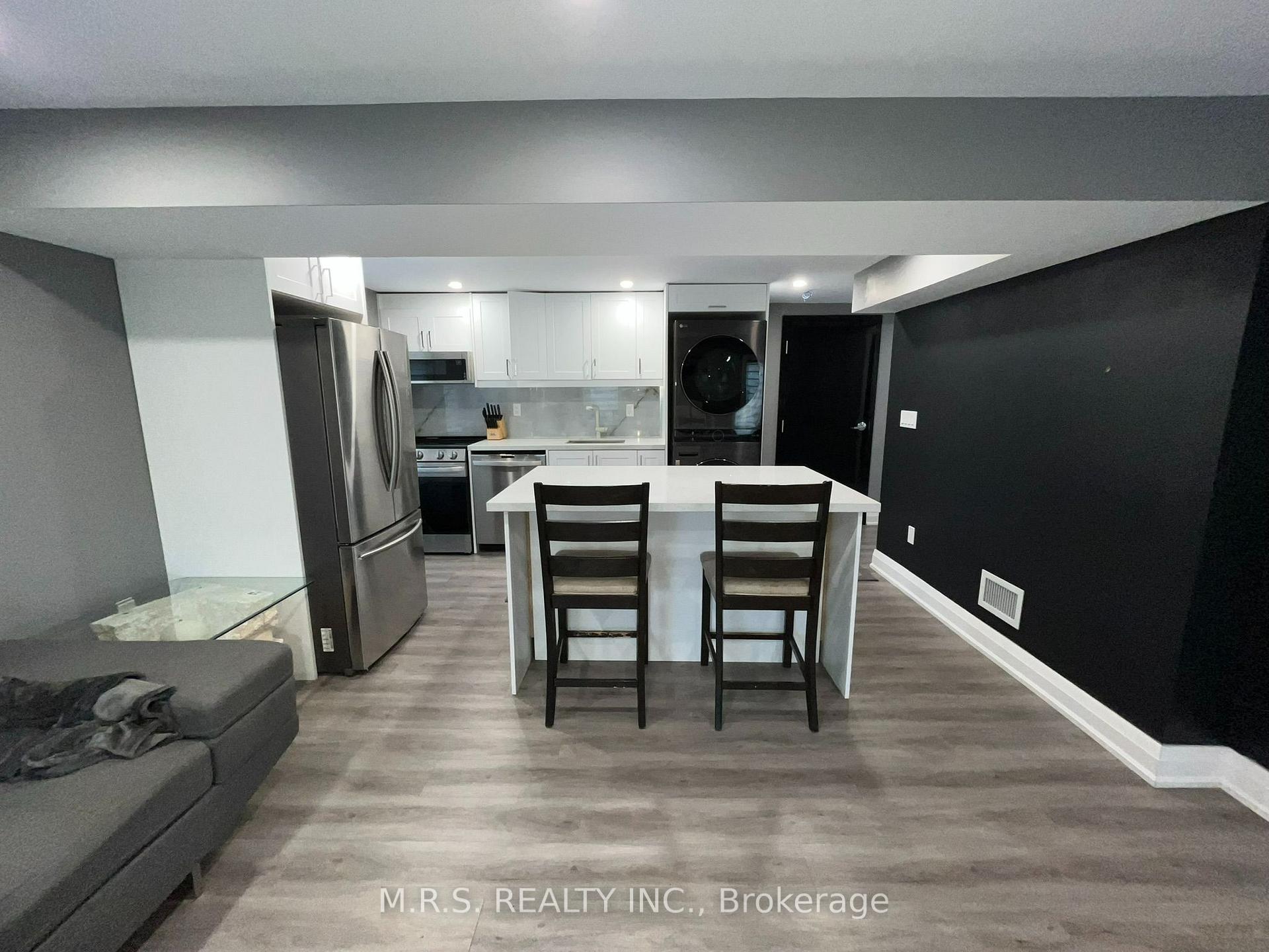 Photo 6 of Unit 2, 26 Hillcrest Avenue, Brampton, Queen Street Corridor — HOMEH