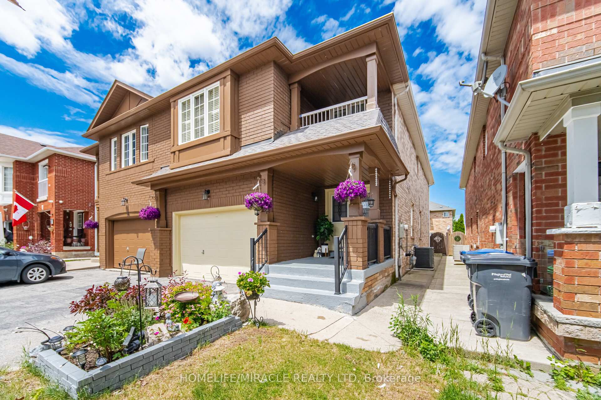 Photo 3 of 16 Capistro Street, Brampton, Fletcher's Meadow — HOMEH
