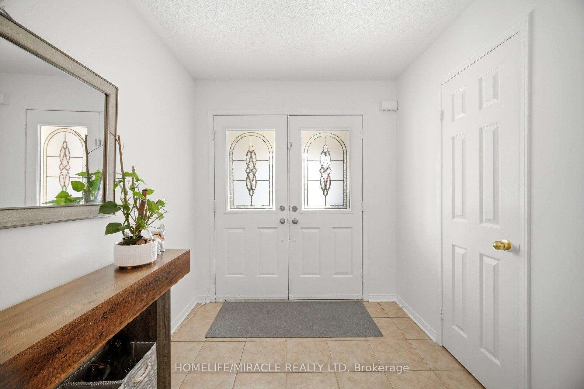 Photo 5 of 16 Capistro Street, Brampton, Fletcher's Meadow — HOMEH