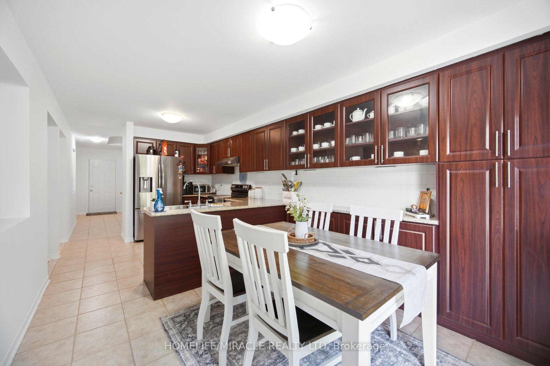Photo 14 of 16 Capistro Street, Brampton, Fletcher's Meadow — HOMEH