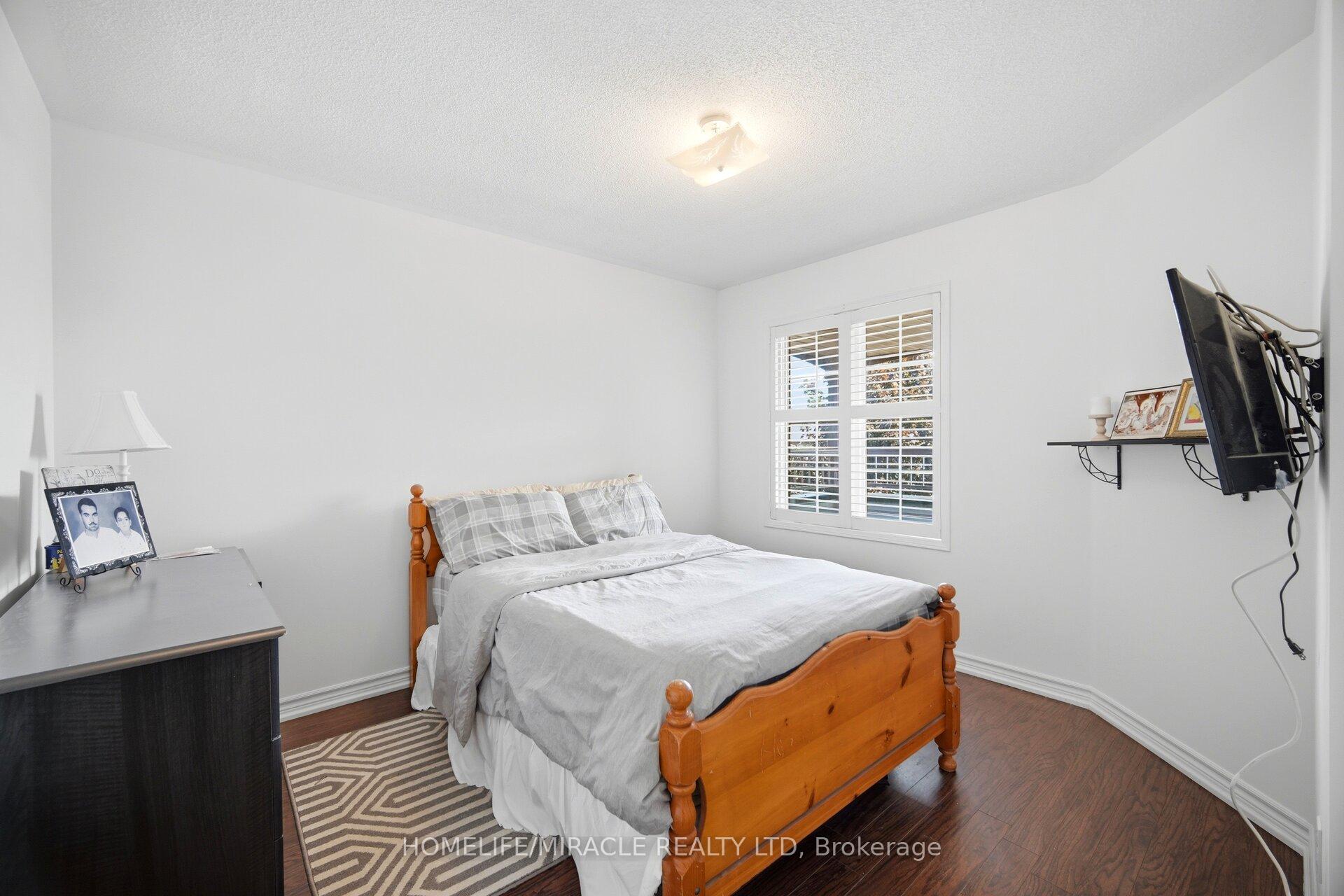 Photo 30 of 16 Capistro Street, Brampton, Fletcher's Meadow — HOMEH