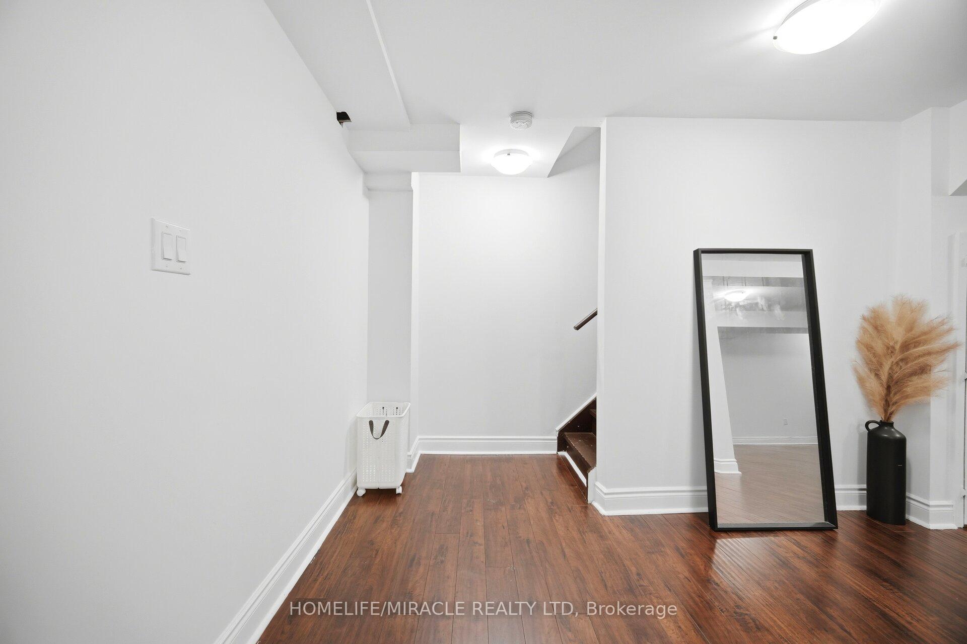 Photo 38 of 16 Capistro Street, Brampton, Fletcher's Meadow — HOMEH