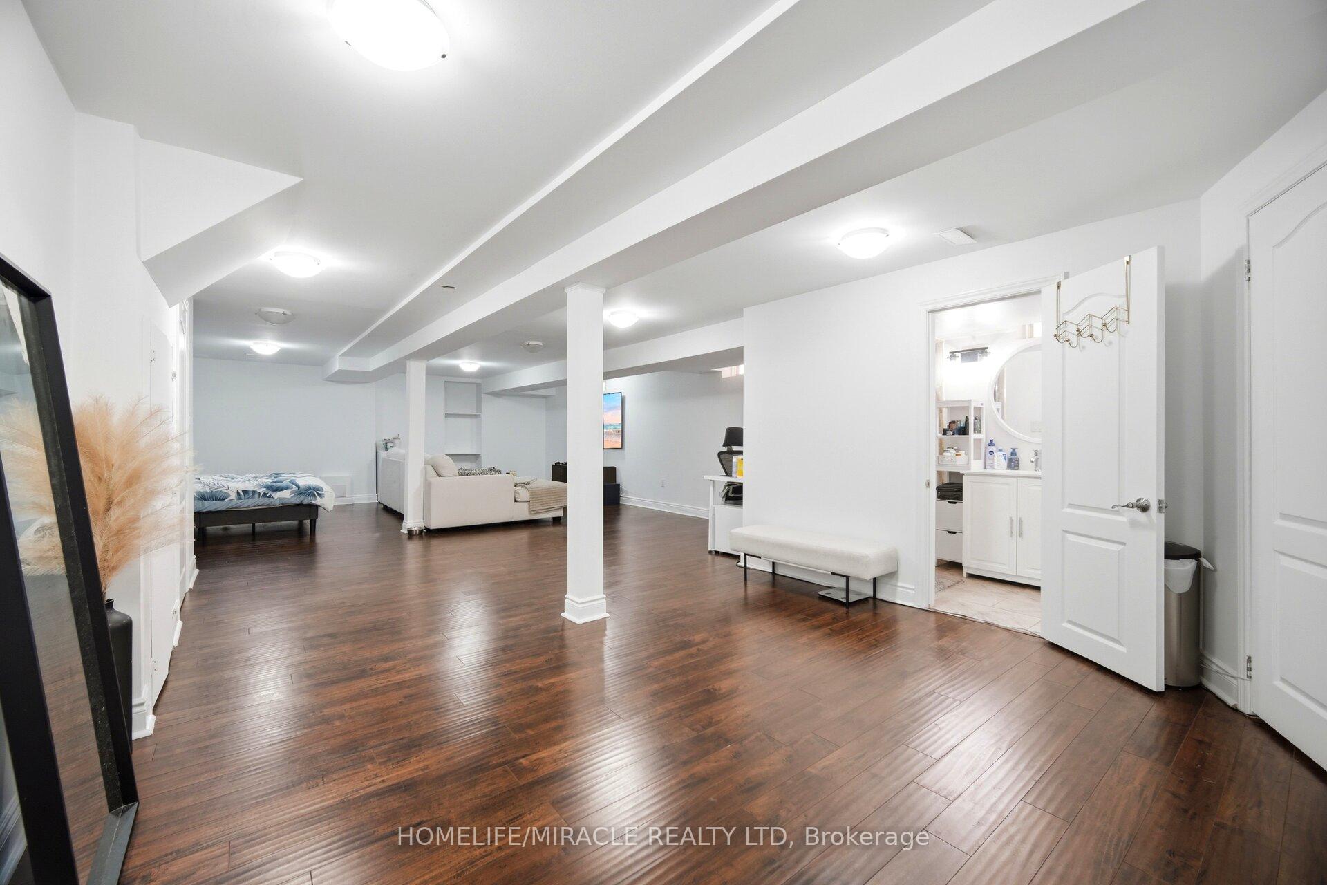 Photo 39 of 16 Capistro Street, Brampton, Fletcher's Meadow — HOMEH