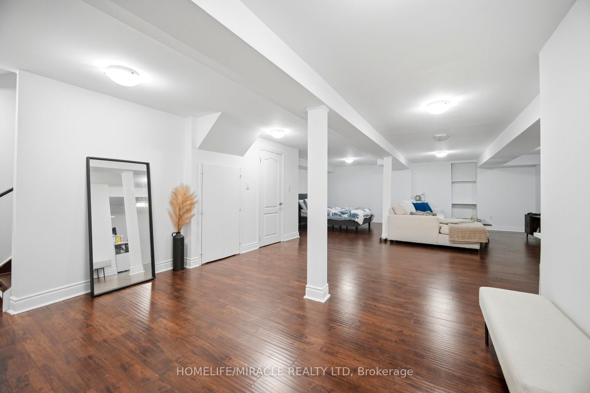 Photo 41 of 16 Capistro Street, Brampton, Fletcher's Meadow — HOMEH