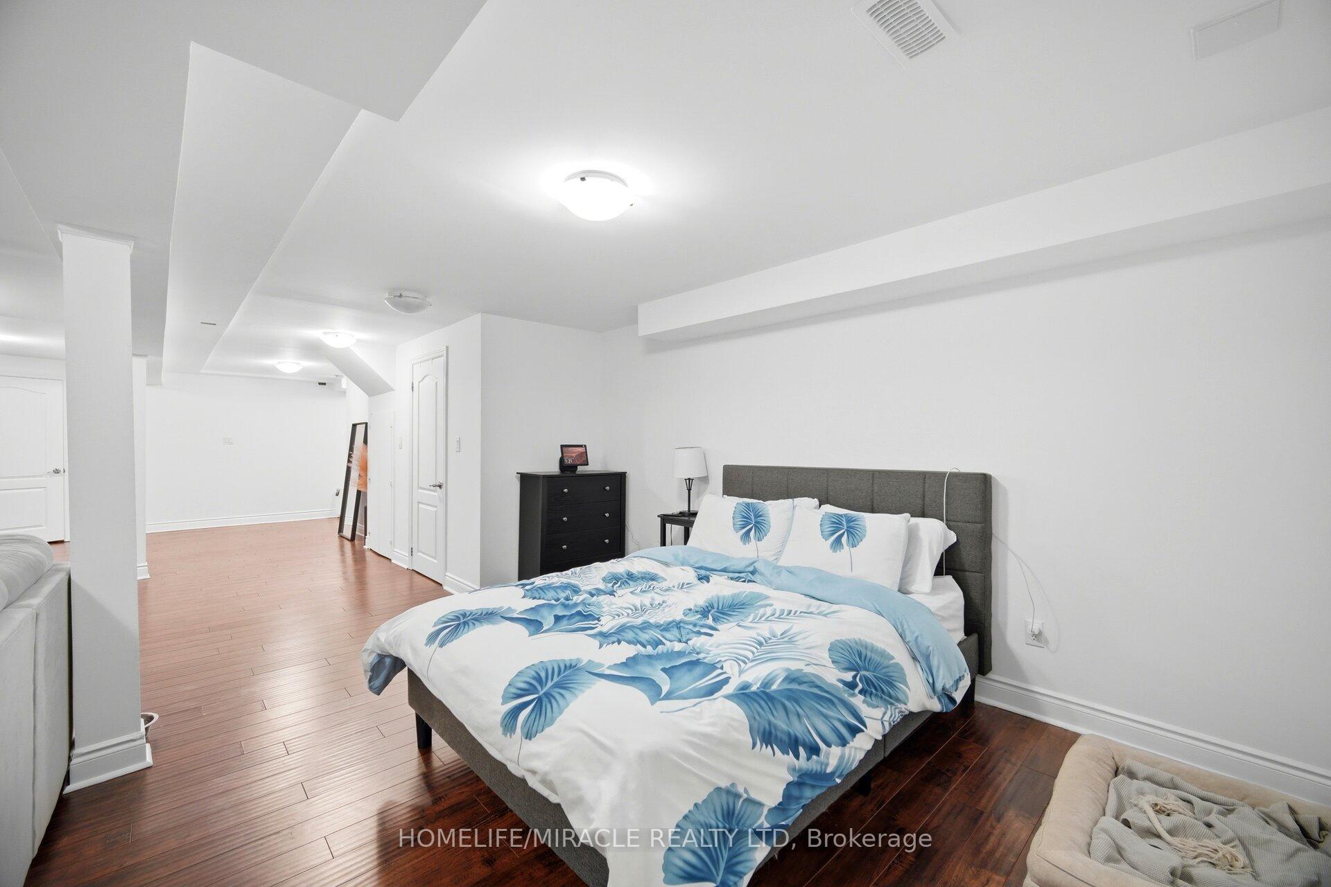 Photo 46 of 16 Capistro Street, Brampton, Fletcher's Meadow — HOMEH