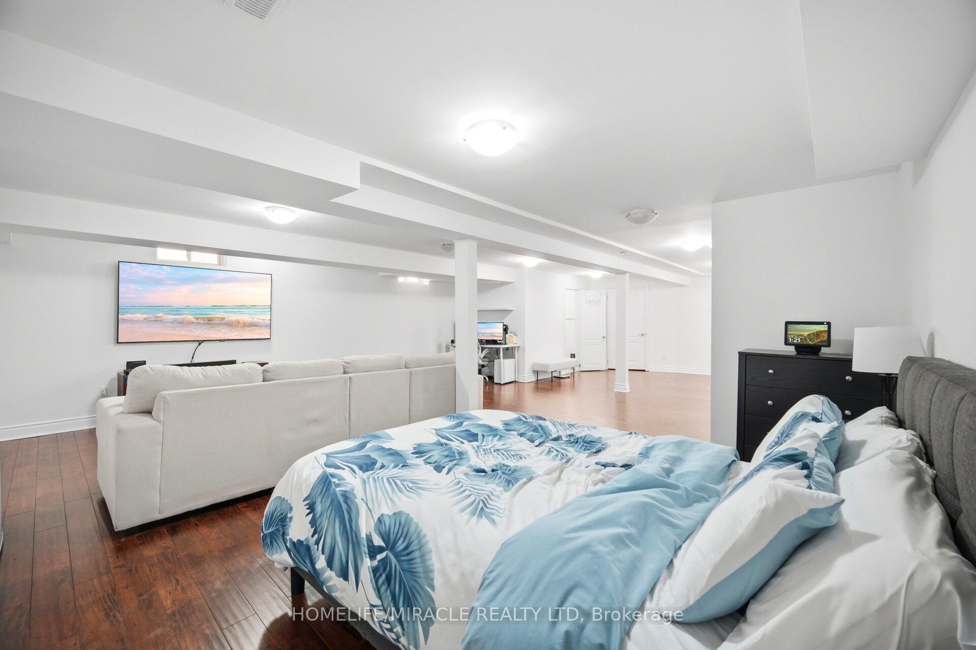 Photo 47 of 16 Capistro Street, Brampton, Fletcher's Meadow — HOMEH