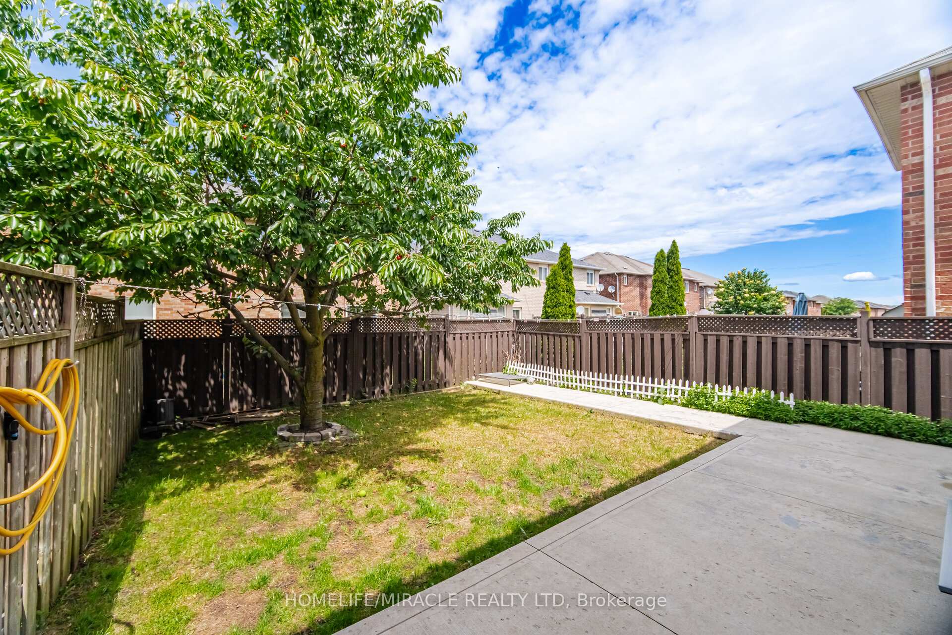 Photo 49 of 16 Capistro Street, Brampton, Fletcher's Meadow — HOMEH