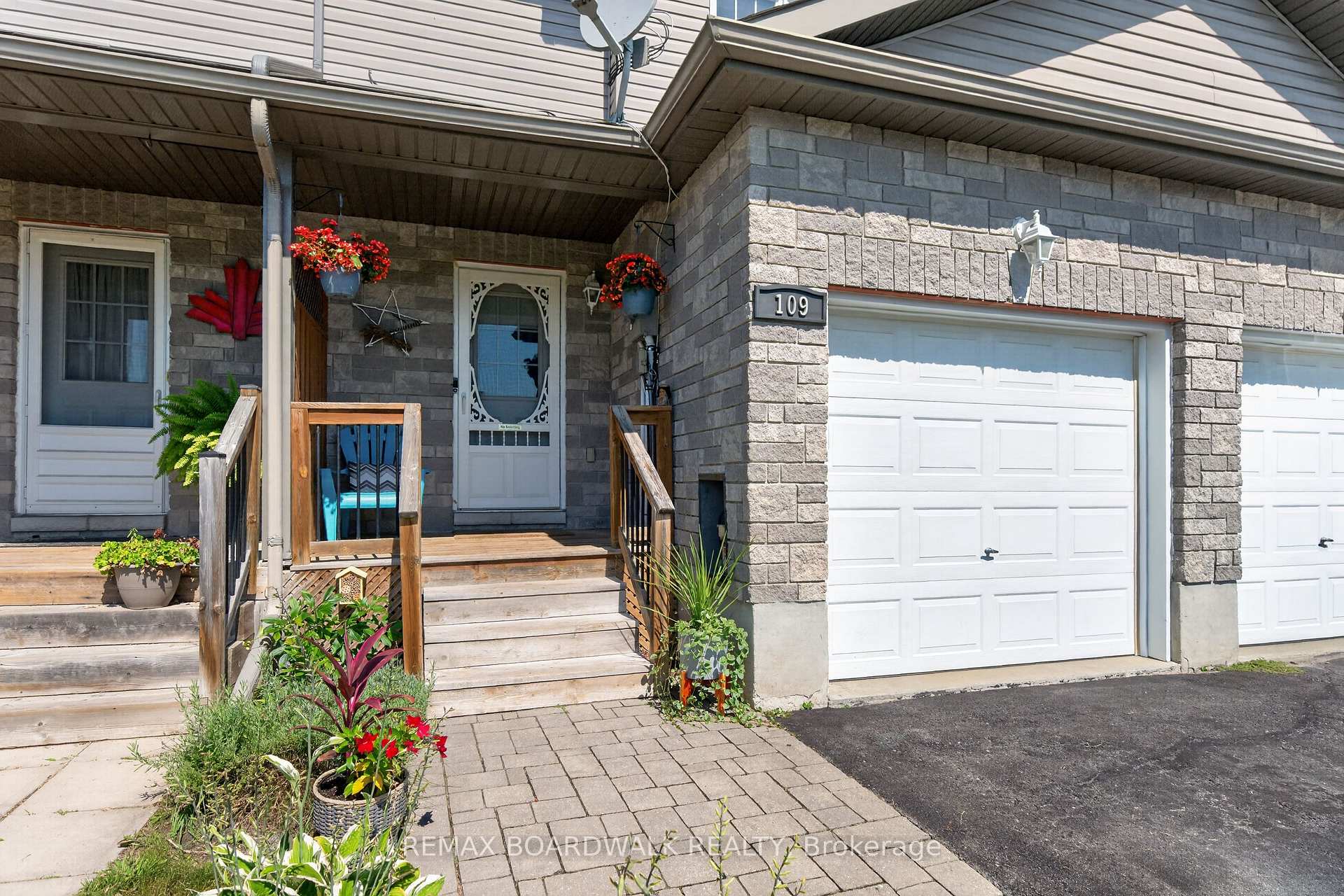 Photo 2 of 109 Raina Way, North Grenville, Kemptville — HOMEH