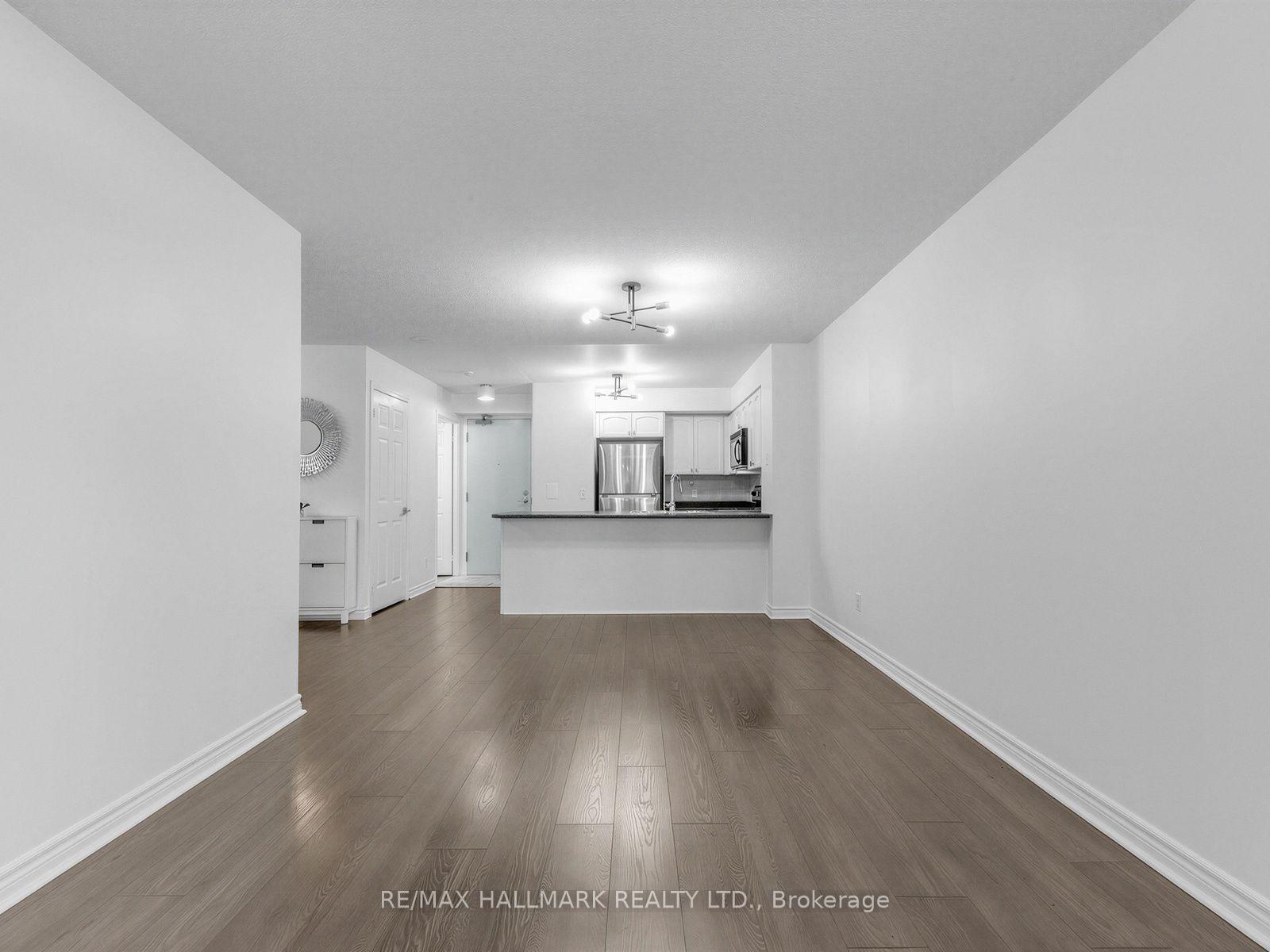 Photo 7 of Unit 805, 30 Grand Trunk Crescent, Toronto, Waterfront Communities — HOMEH