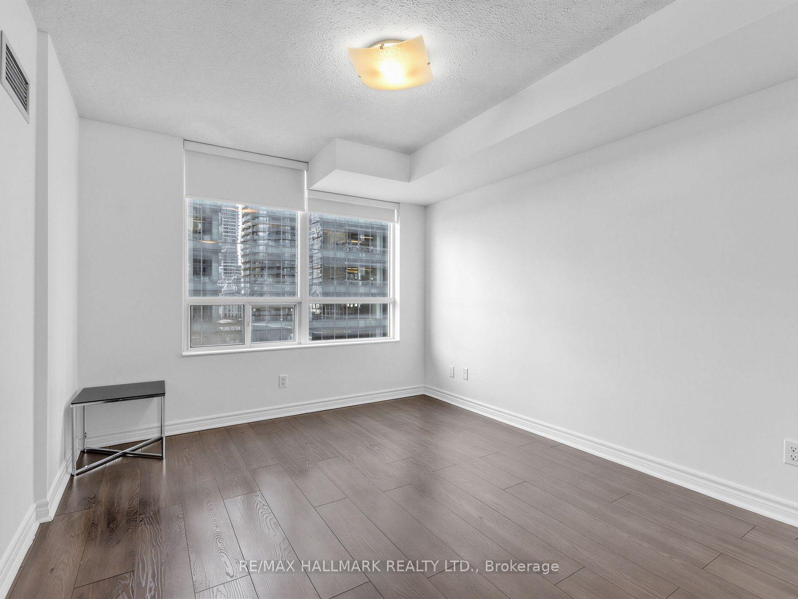 Photo 14 of Unit 805, 30 Grand Trunk Crescent, Toronto, Waterfront Communities — HOMEH