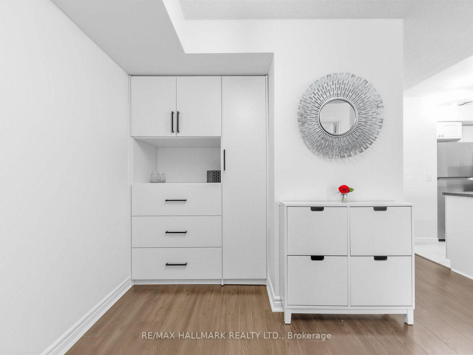 Photo 18 of Unit 805, 30 Grand Trunk Crescent, Toronto, Waterfront Communities — HOMEH