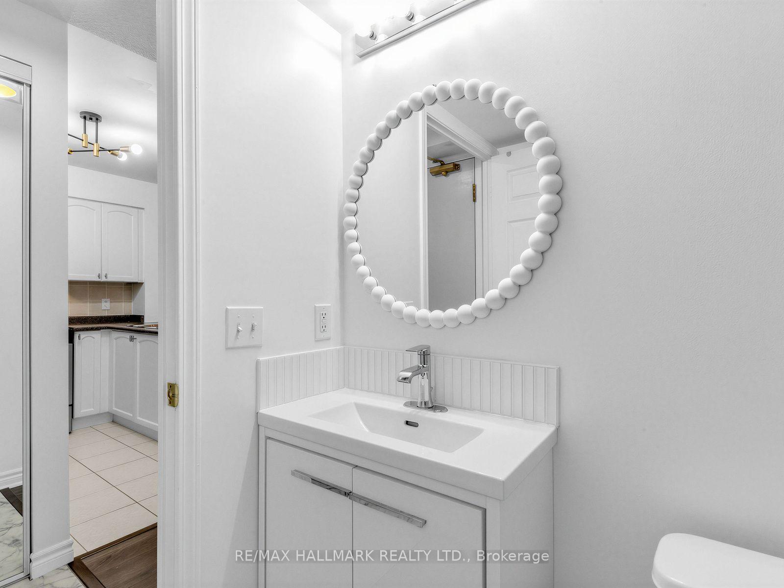 Photo 23 of Unit 805, 30 Grand Trunk Crescent, Toronto, Waterfront Communities — HOMEH