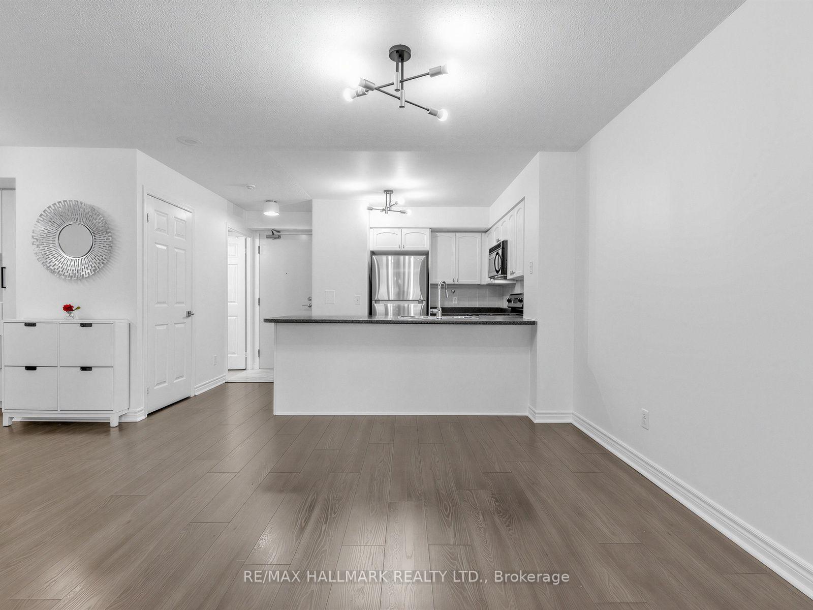 Photo 25 of Unit 805, 30 Grand Trunk Crescent, Toronto, Waterfront Communities — HOMEH