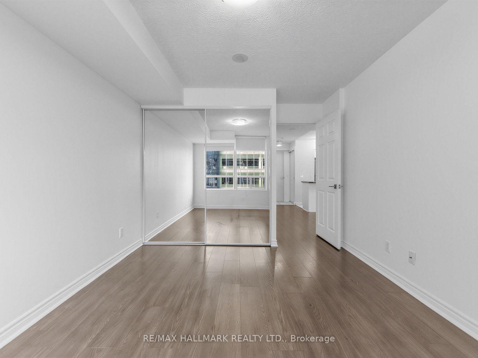 Photo 26 of Unit 805, 30 Grand Trunk Crescent, Toronto, Waterfront Communities — HOMEH