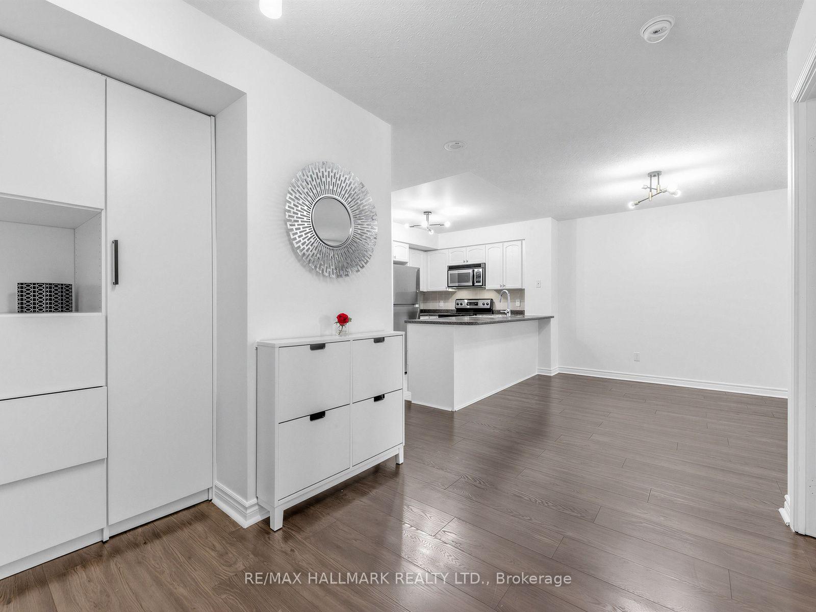 Photo 27 of Unit 805, 30 Grand Trunk Crescent, Toronto, Waterfront Communities — HOMEH